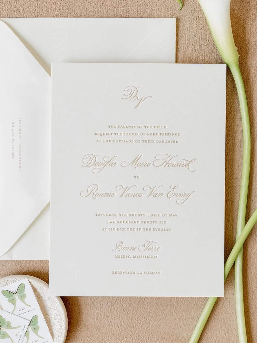 Douglas and Vance&rsquo;s letterpress invitation suite was so perfectly Southern, classic, and sophisticated 🤍 Congratulations to the new Mr. and Mrs. Van Every!! 

L13 Bride: @_teachmehowtodougie 
Planner: @justweddings_lschilders 
Venue: @bonneter