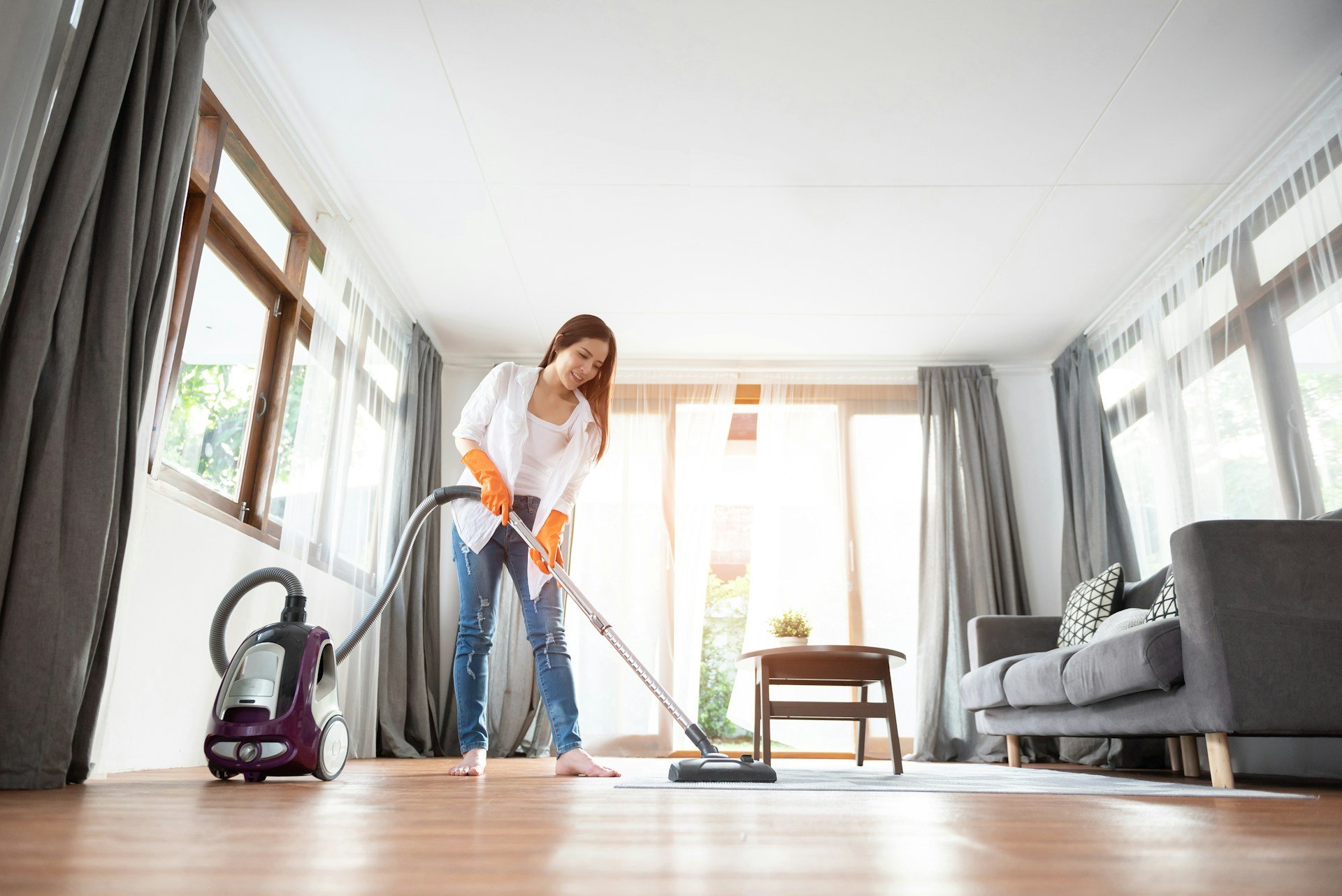 Detroit Move-In Cleaning Checklist for Renters: What to Clean First