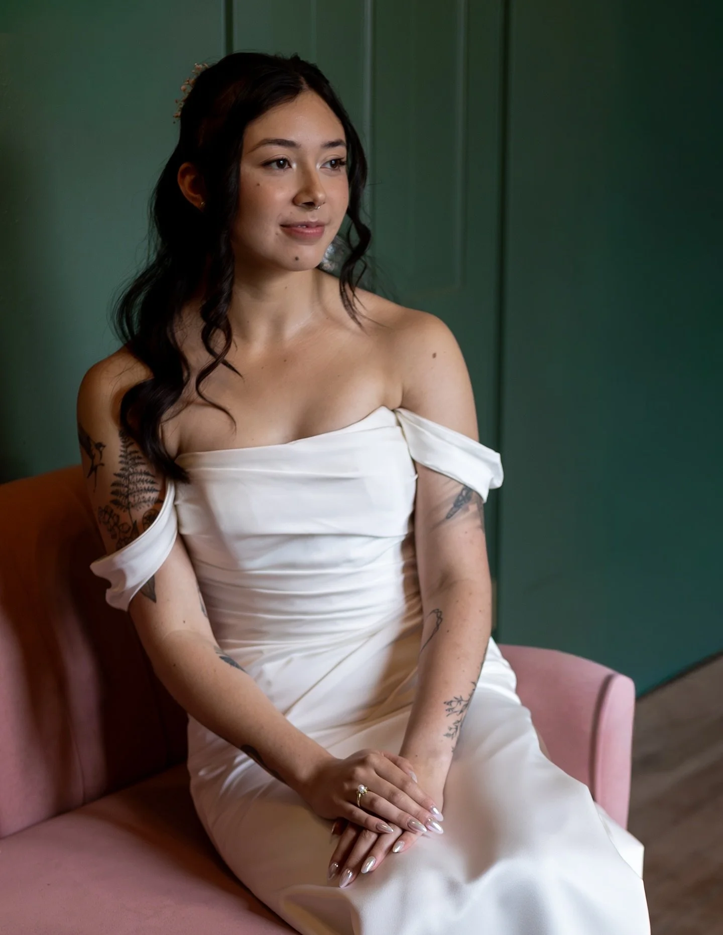 ZOE &amp; ISAAC 🤍

Makeup by me ✨
📸: @danizengerphotography 

.
.
.
#hillsboromua #pdxmua #naturalmakeup #softglam #naturalglam #portlandmua #oregonmua #bridalmakeup #bridalmua