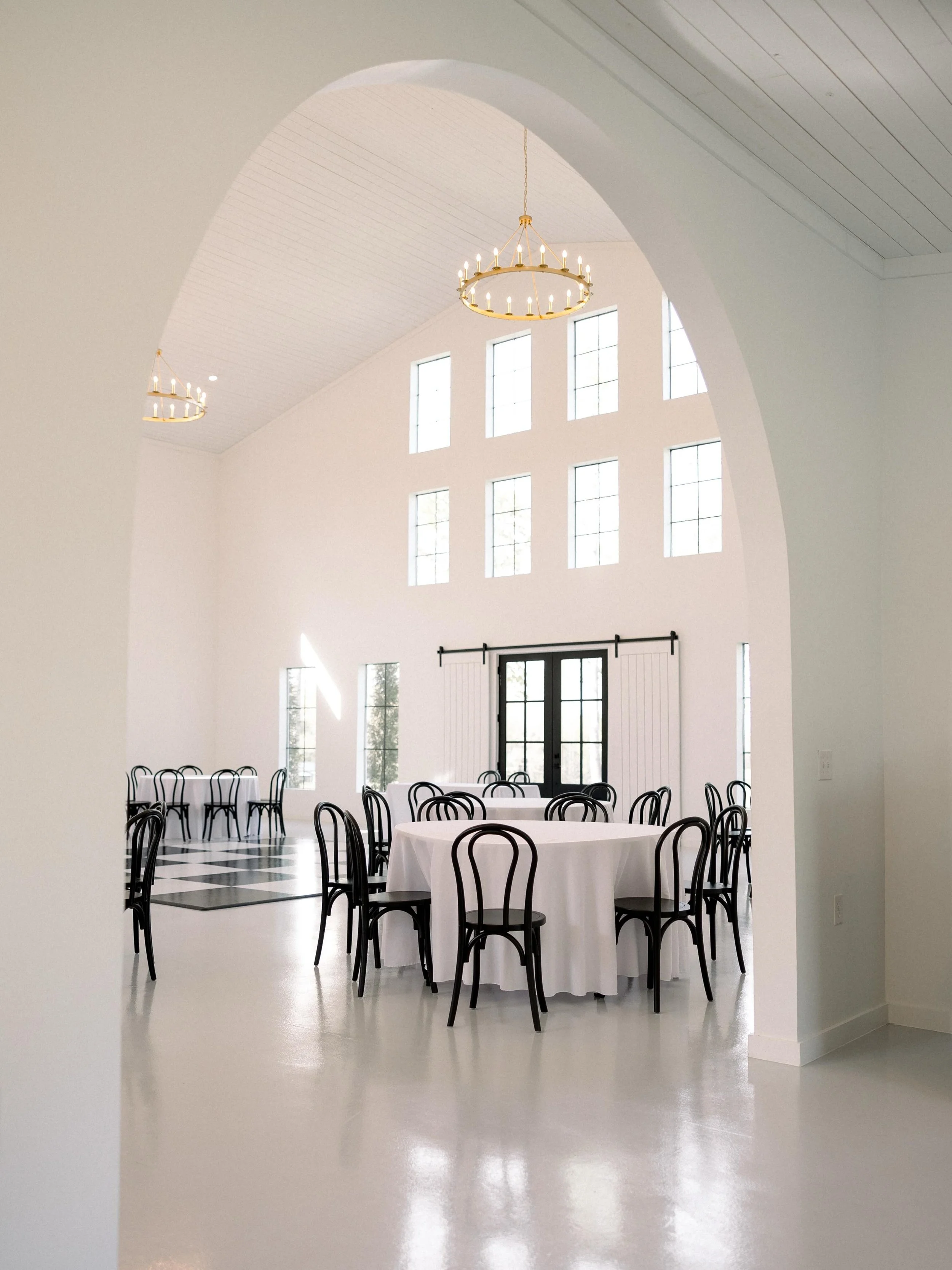 One thing we always tell our couples: your venue helps shape the entire feel of your wedding gallery. ✨

That&rsquo;s one of the many reasons we love photographing weddings at The Monroe. From the beautiful natural light to the timeless spaces throug