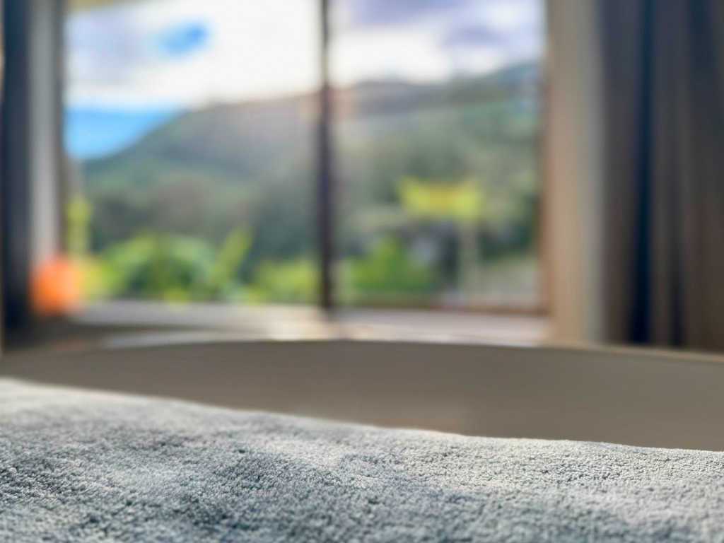 riversong-retreat-twin-room-mountain-view.png