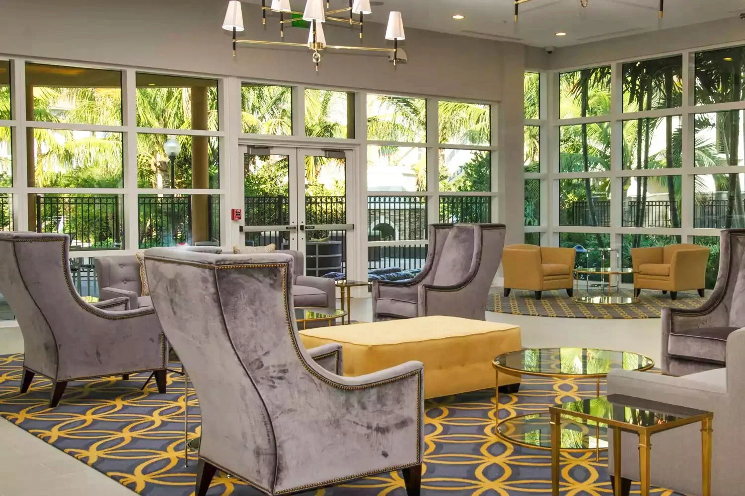 Durable patterned rug maintaining appearance in a hospitality environment