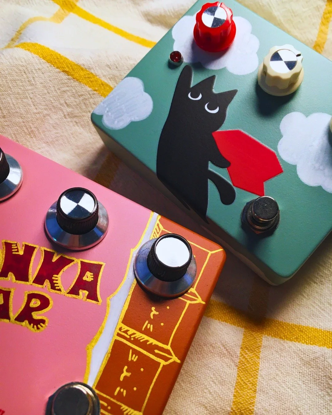 Our staples, built to stay.
🎛️ Klonka Bar Overdrive &amp; Skyclaw Overdrive

Hand-built with personality, inspired by classic Klon-style drive &mdash; with extra creaminess.

From always-on sweetness to lead lift, boost, or full tone shaping&hellip;