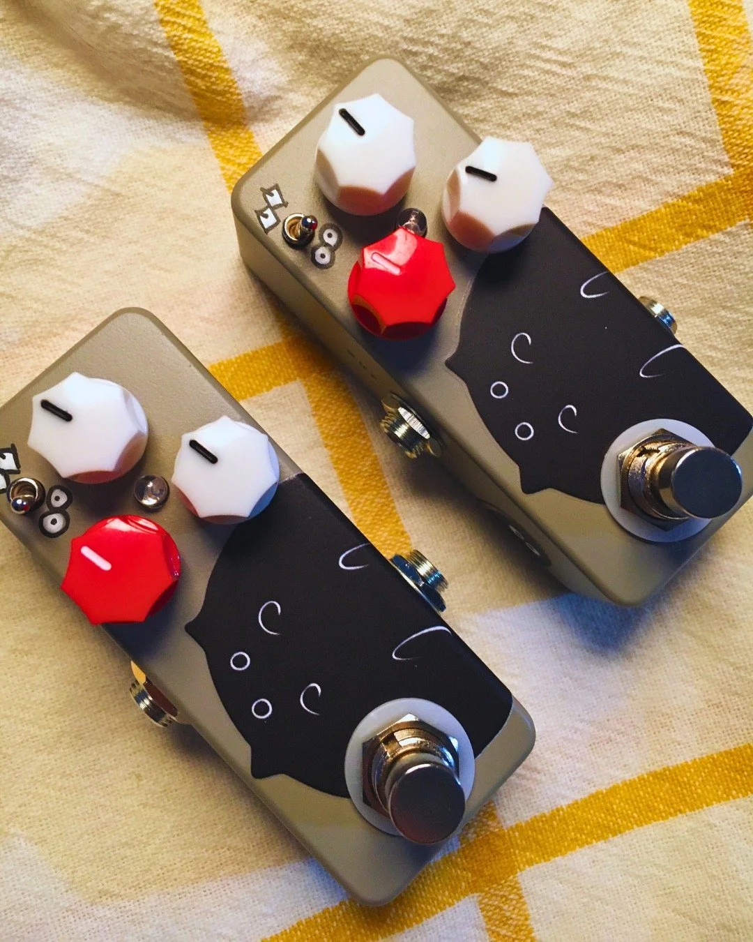 Rat Trap: Our unapologetically chonky take on the classic RAT.

Flip the voice from FERAL to PURR and go from snarling bite to smooth, purring grit.
Handbuilt in Melbourne in small batches &mdash; distortion with real Tonecat claws.
This one doesn&rs