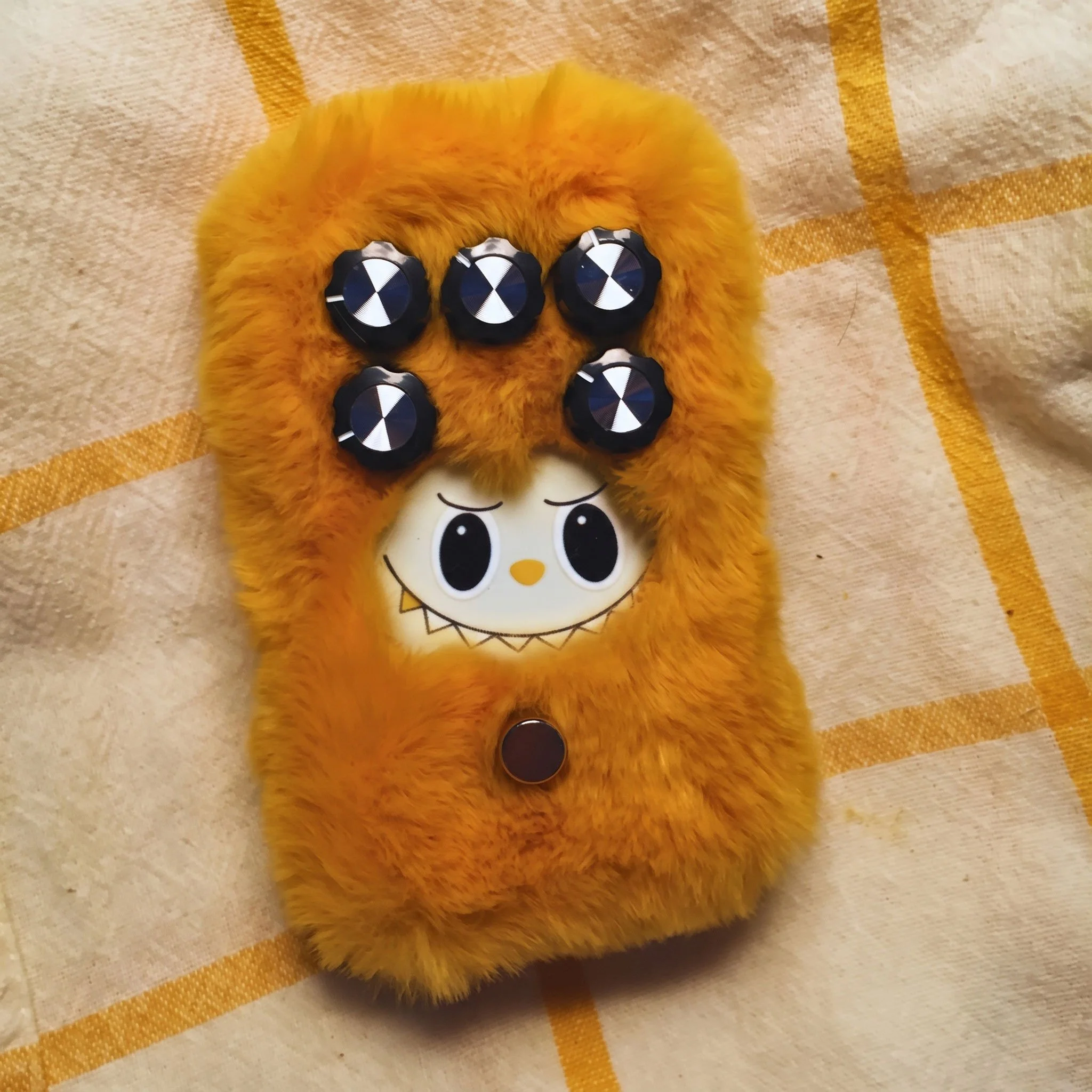 tonecat-fuzzbubu-5knob-top.jpg