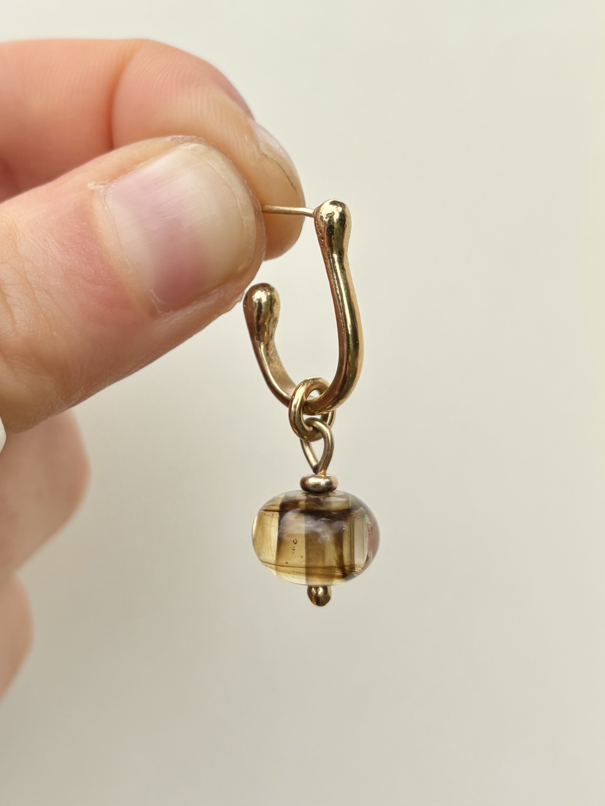gold hoop 2.png
