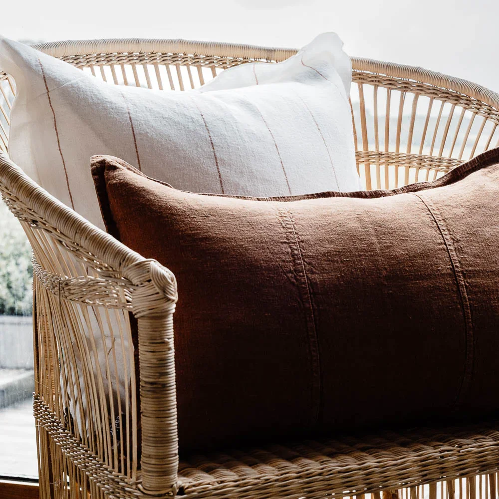 Eadie_Lifestyle_S24_Tallows_Carter_Cushion_Off_White_Nutmeg_Stripe_DSC_6490.webp