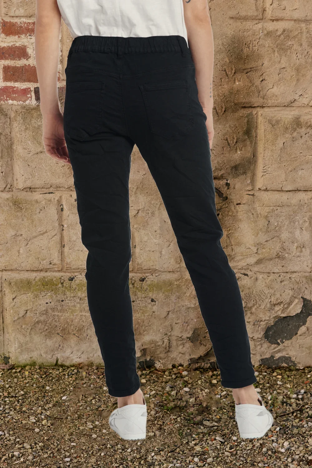 emma black2.webp
