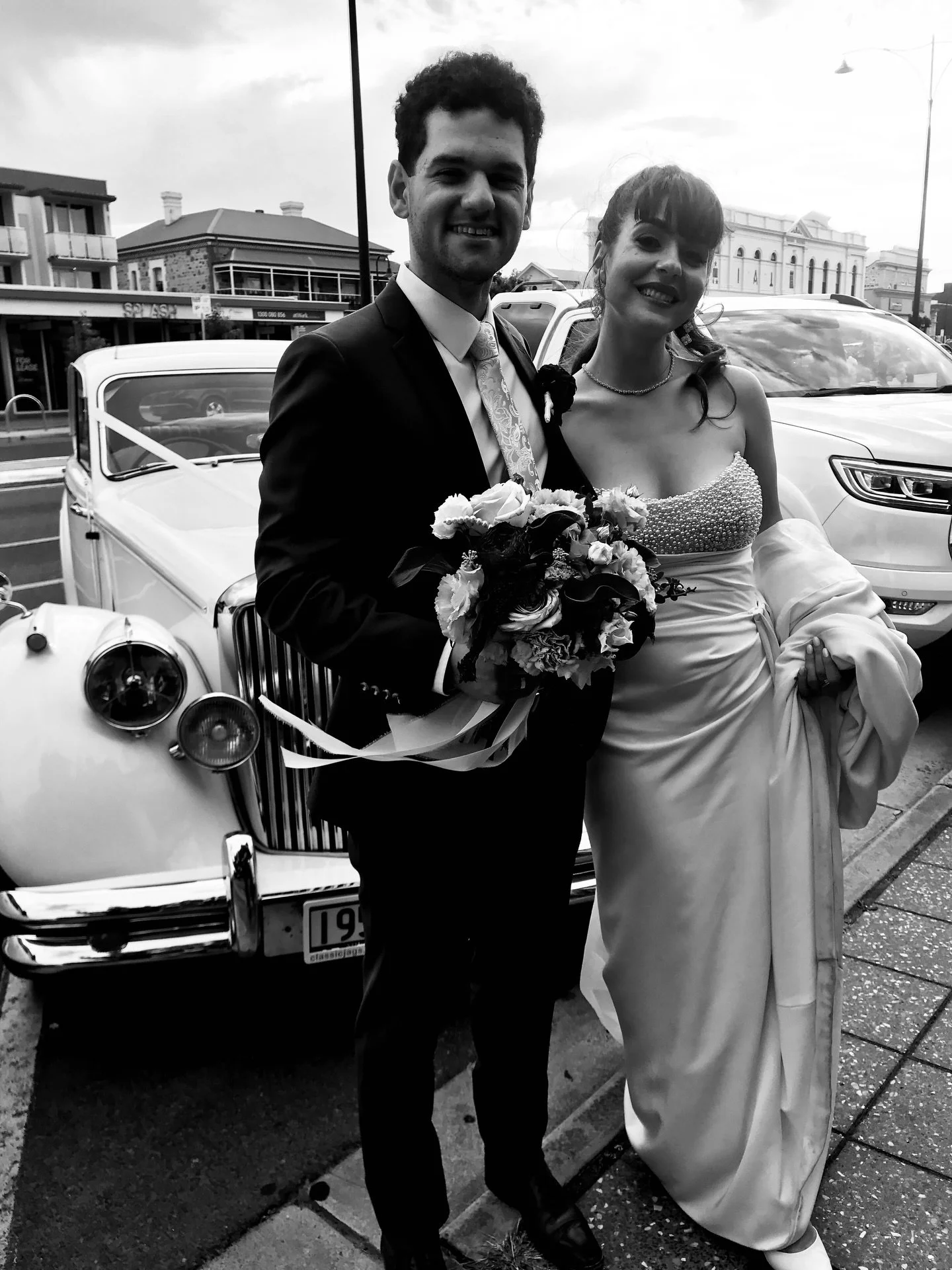 Was it hot? Yes. 🔥 

Did it stop us? No way! 😝

Congratulations to the gorgeous couple Genevieve and Sava on their marraige this weekend 💕

💒 @glanvillehallevents 
📸 @acestudioadl 

 
#classicjaguarweddingcars #adelaideweddingcars #weddingcarsad