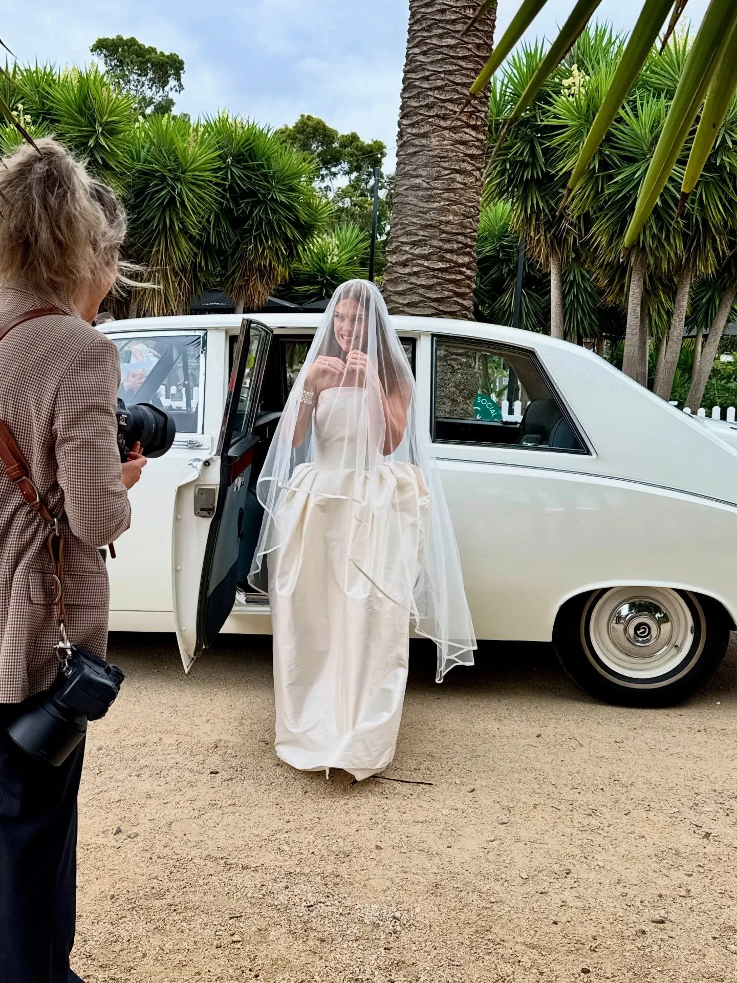 A huge congrats to our latest newlyweds Laura and Kailum! 💍

So much fun that the whole bridal party and parents could ride together in our Royal Daimler to the ceremony! 🙌🏻

#adelaidewedding #adelaideweddings #adelaideweddingideas #adelaideweddin
