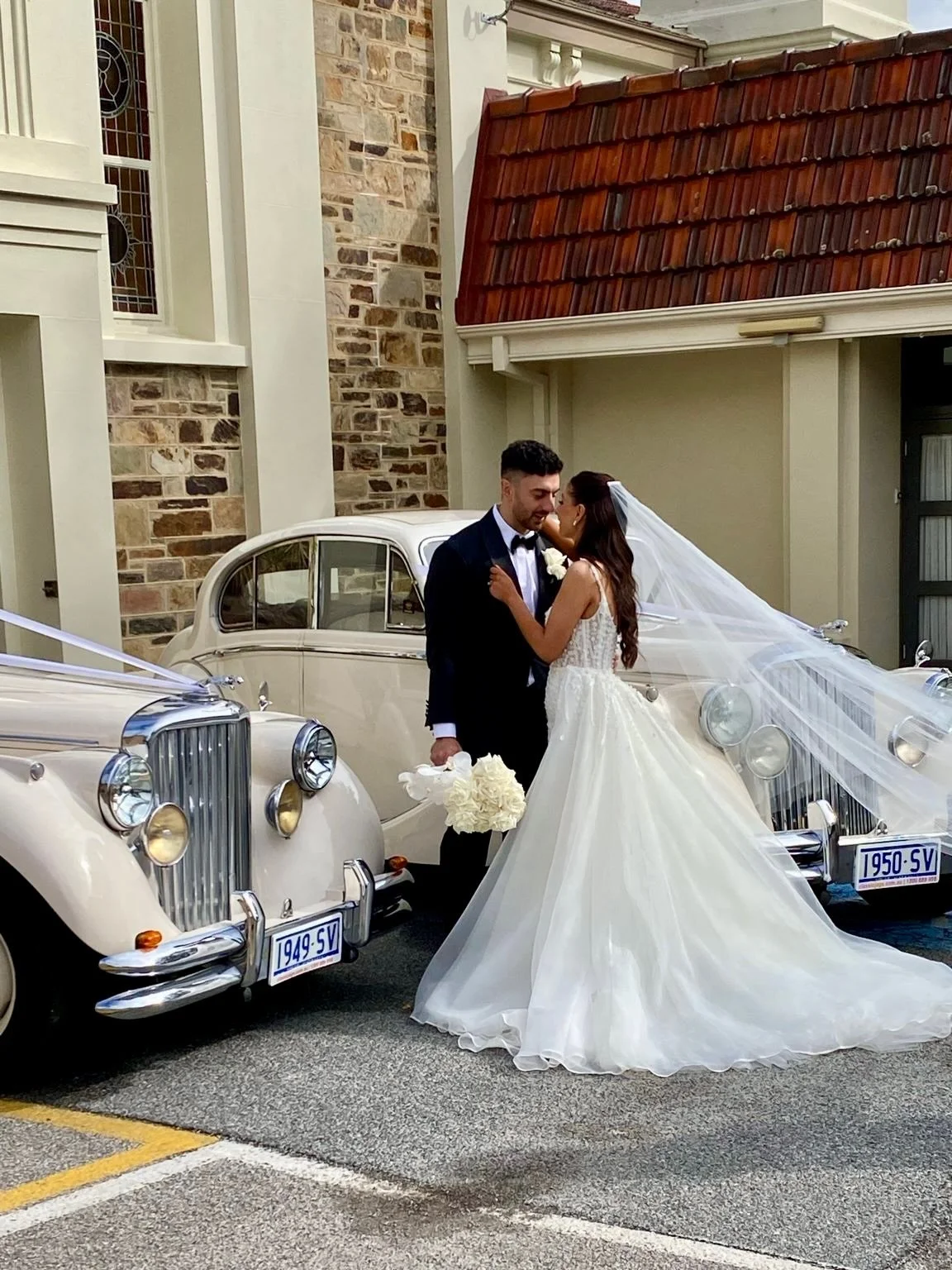 Wishing Olivia and Ned the happiest ever-after together 🤍🤍🤍

What an absolutely stunning wedding 🙌🏼 

Thank you for choosing our twin Mark V&rsquo;s as your wedding cars 🚘 

💒 St Ignatius Church Norwood 
🍽️ @jdf_receptions 
🎶 @entertainmenta