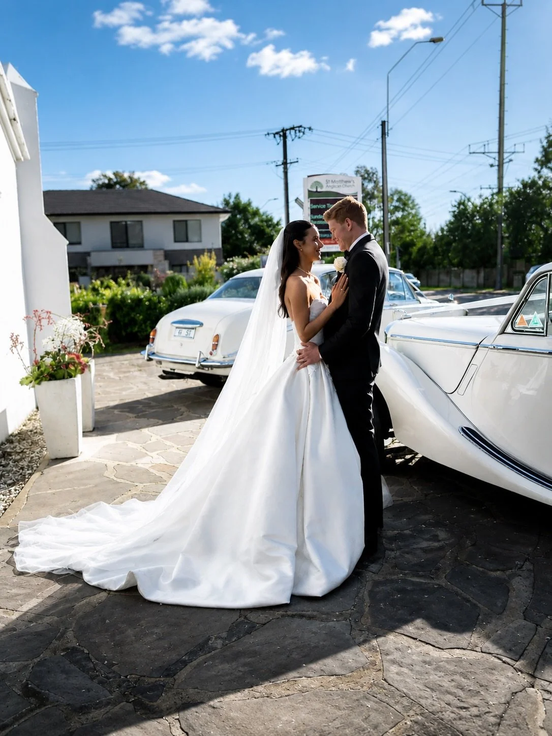 We can&rsquo;t get over this beautifully elegant wedding of Annabel &amp; Dan 🤍

From their seamless arrival at St Matthew&rsquo;s Church, to a stunning post-ceremony photoshoot, and the final transfer with their whole wedding party to Glen Ewin Est