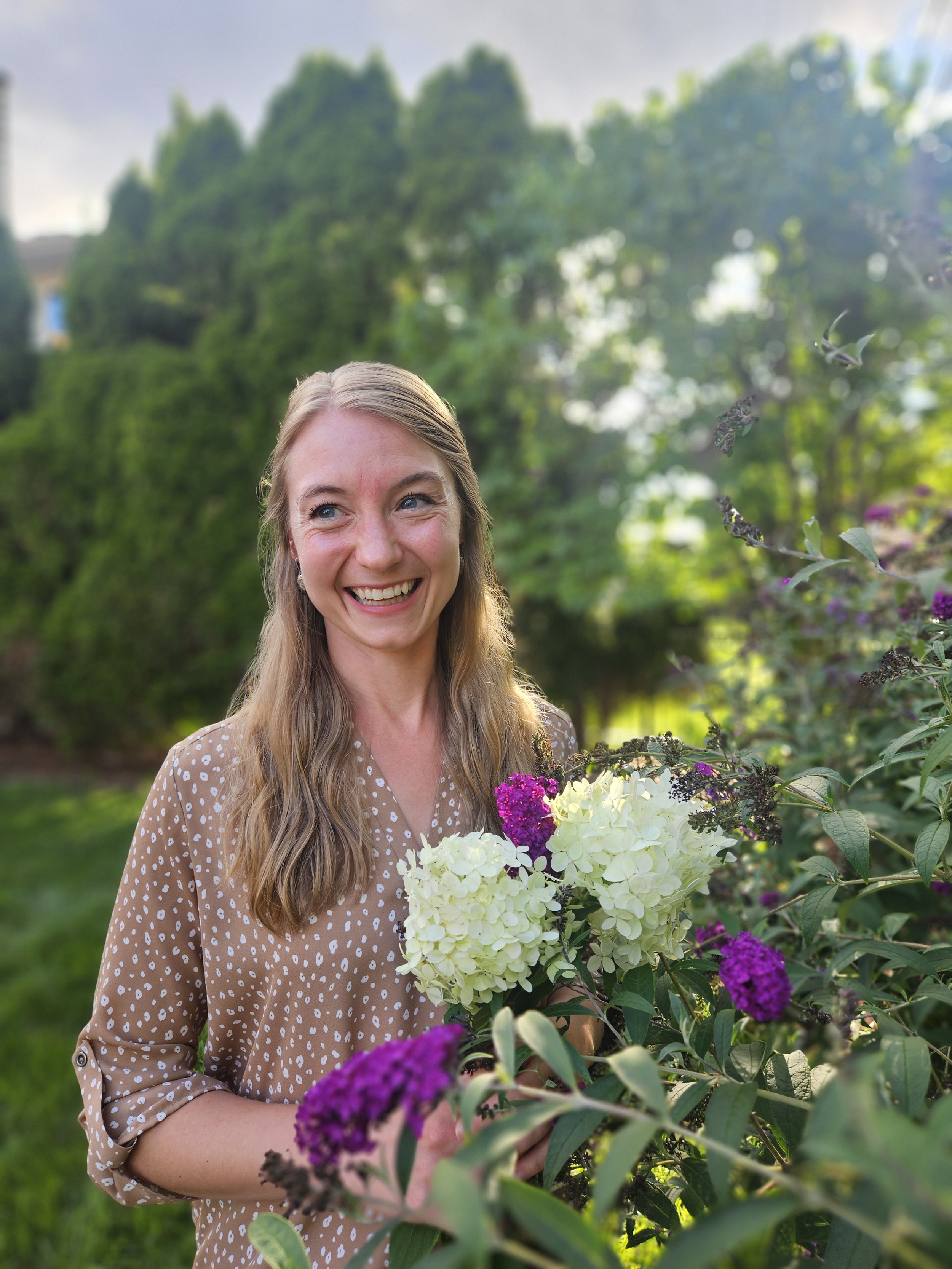 Licensed Therapist Lynn Jones, LPC, LCPC, LMHC, specializing in trauma therapy and integrative mental health for women in Michigan Illinois Massachusetts and New York