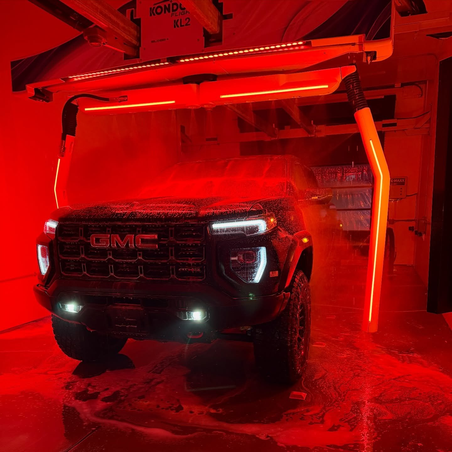 Day or night, we&rsquo;ve got you covered 🌙 Open 24/7 for your convenience &mdash; come shine anytime! 🚘🧼

#carwash #touchlesscarwash #detroitcars #carcare #carguythings