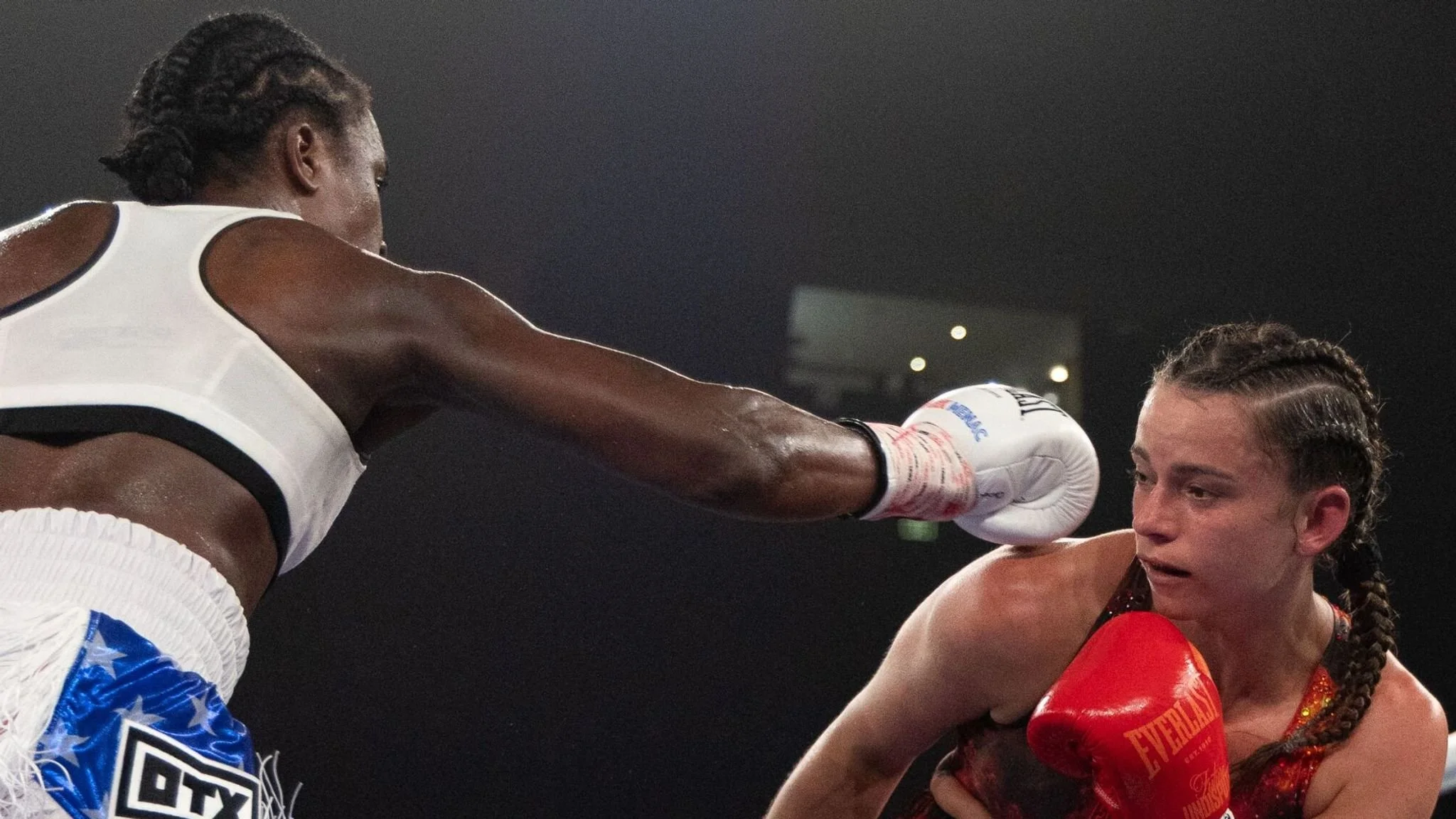Tiara&nbsp;Brown dethrones Skye&nbsp;Nicolson on hostile ground
