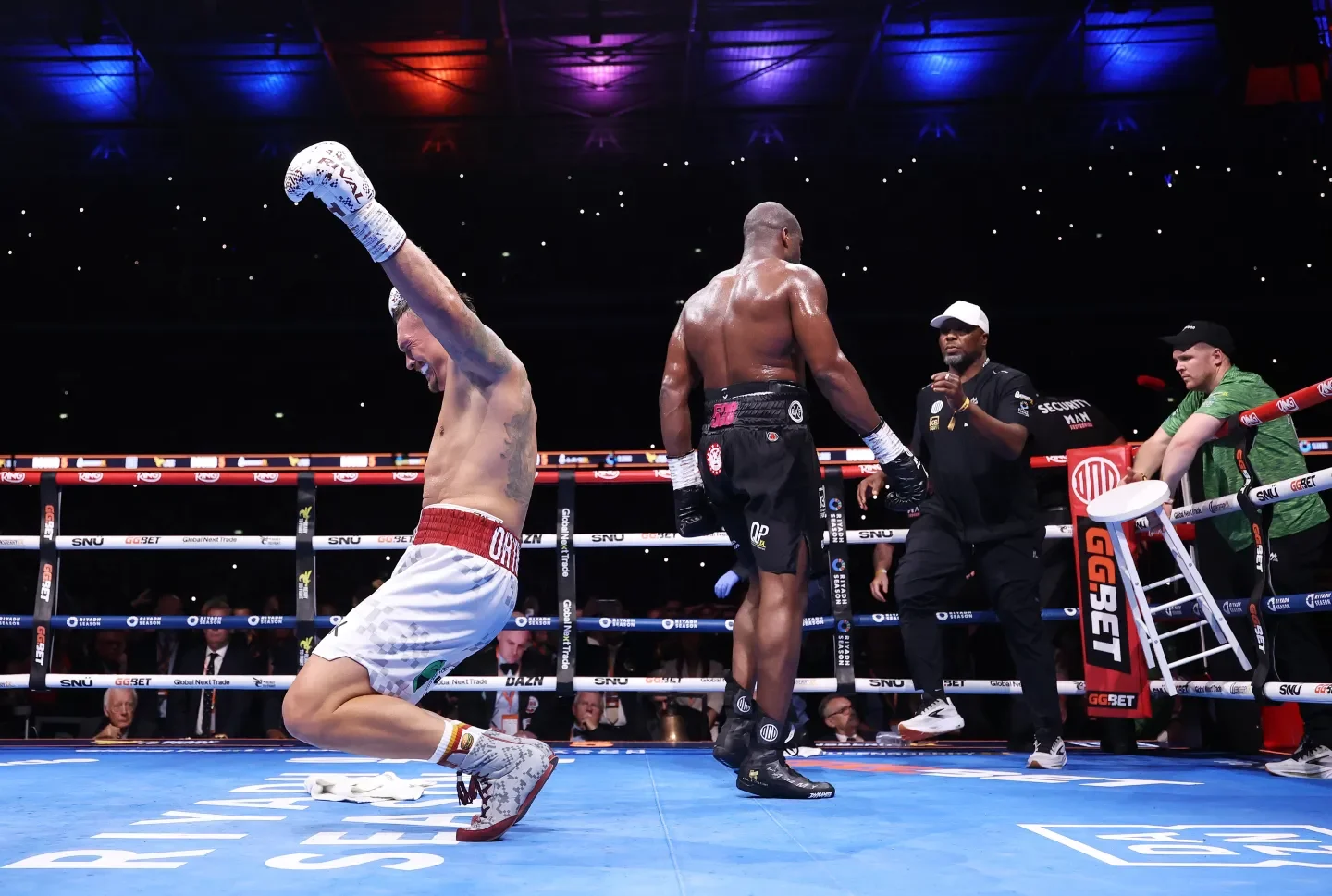 Oleksandr&nbsp;Usyk ends Daniel&nbsp;Dubois rematch with emphatic knockout