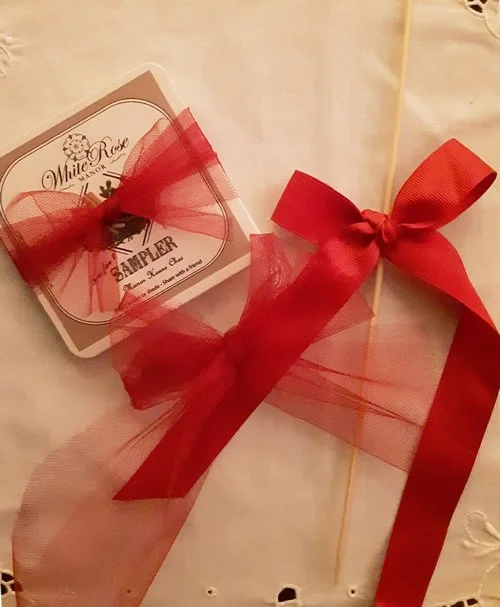 TIPS/TRICKS: Tying a Classic Bow