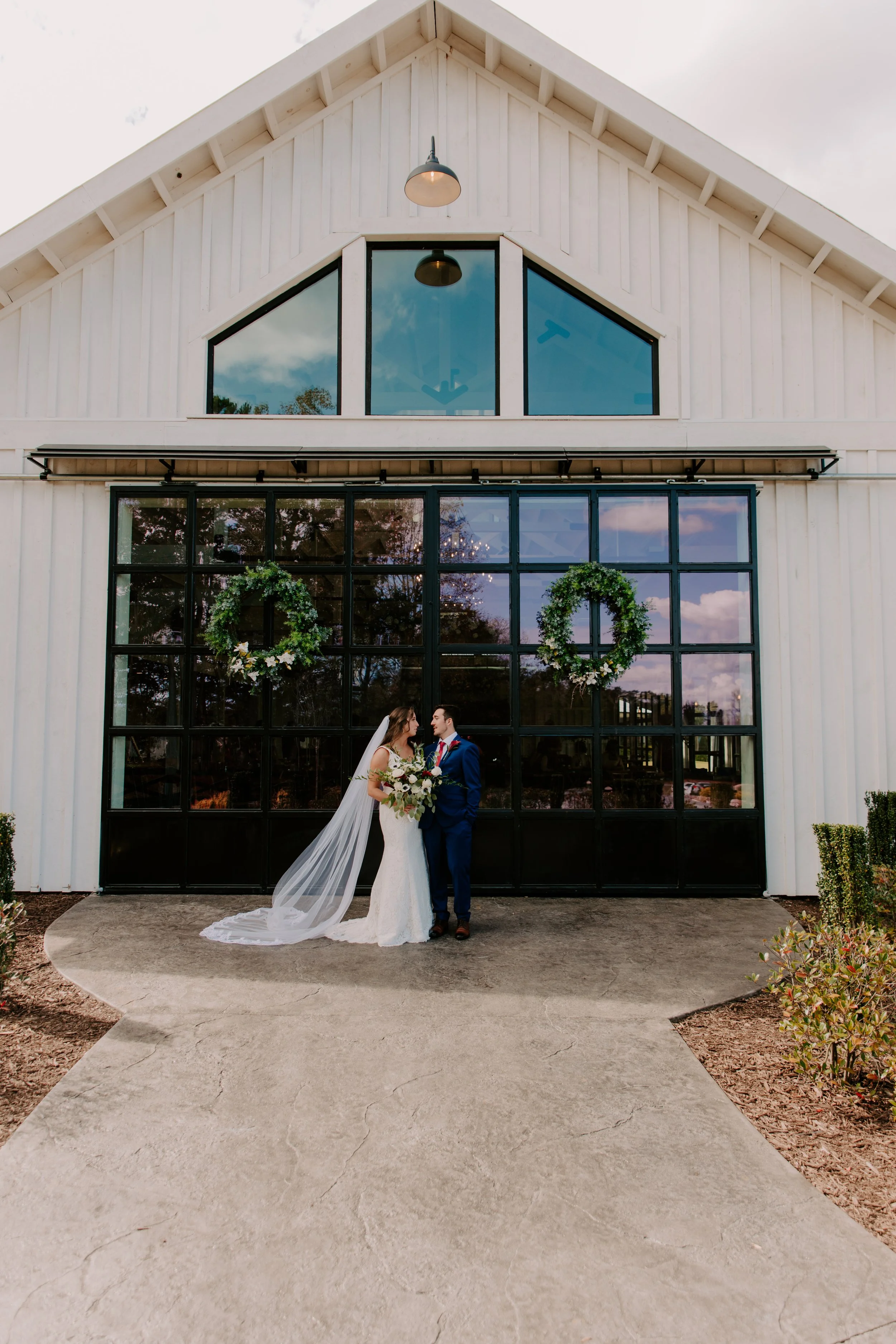 How to Build a Wedding Day Timeline That Actually Flows