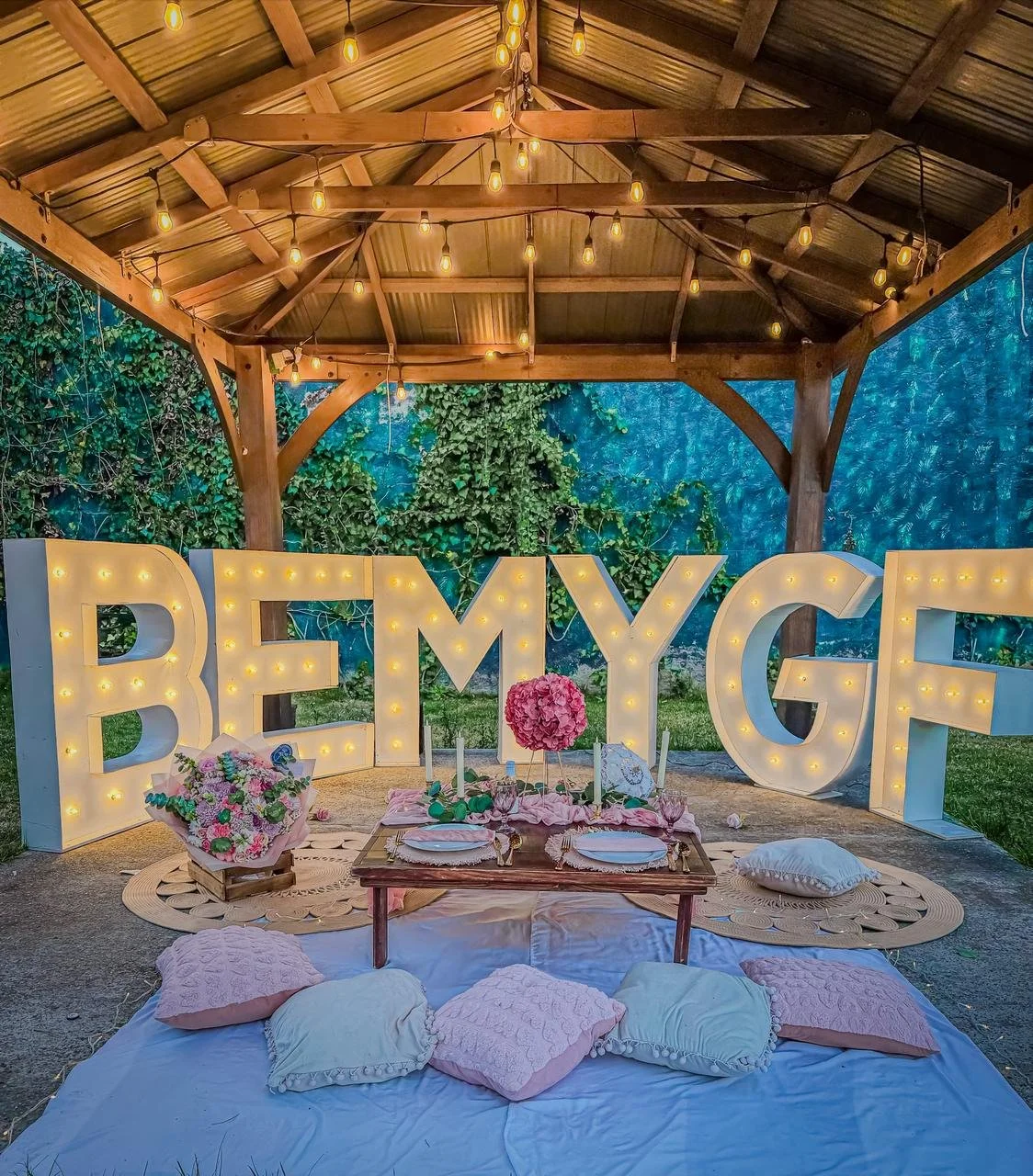 PICNIC LETTERS BE MY GF