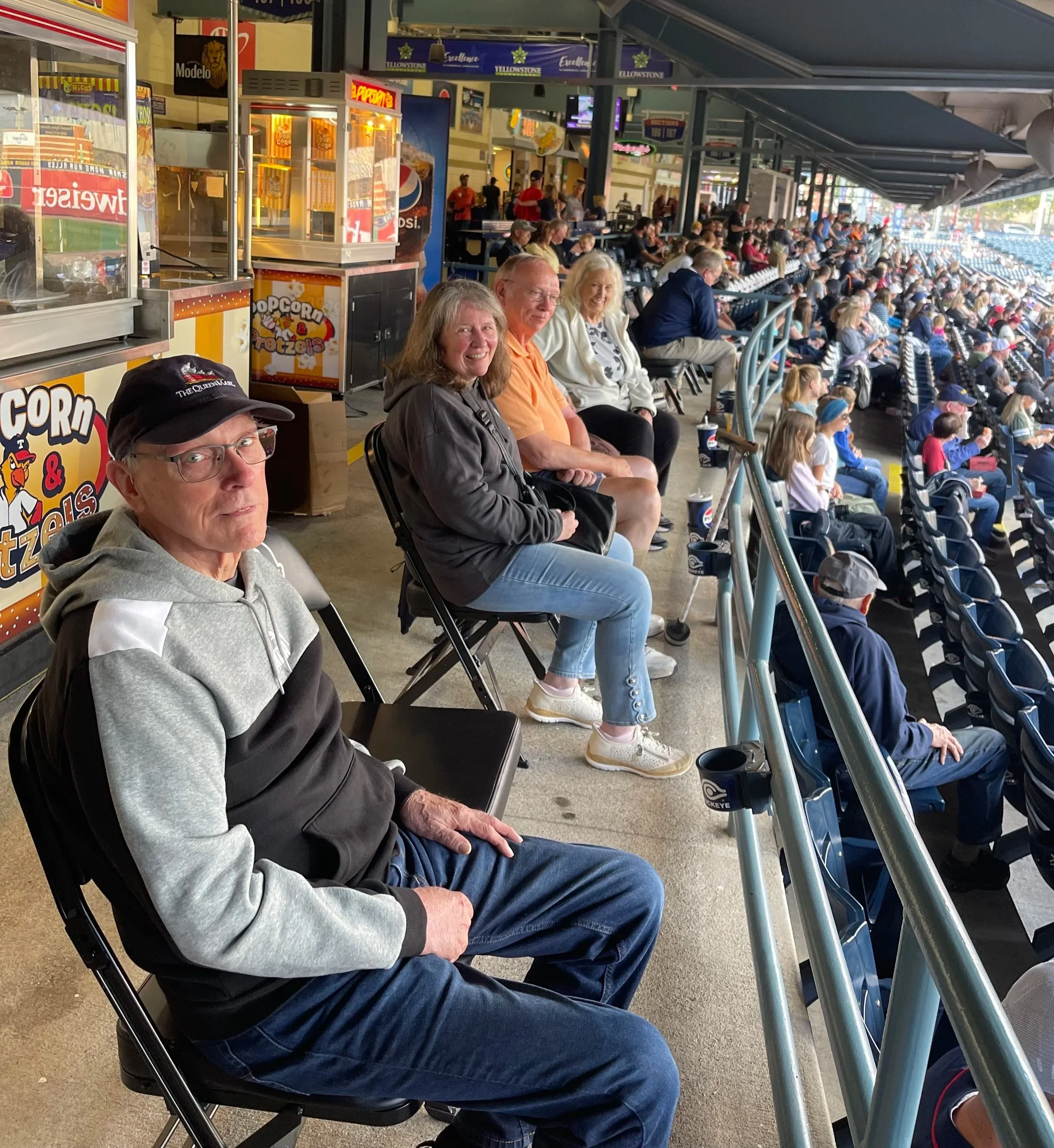MudHens Ken-Cindy-Ed-Carolyn.jpg