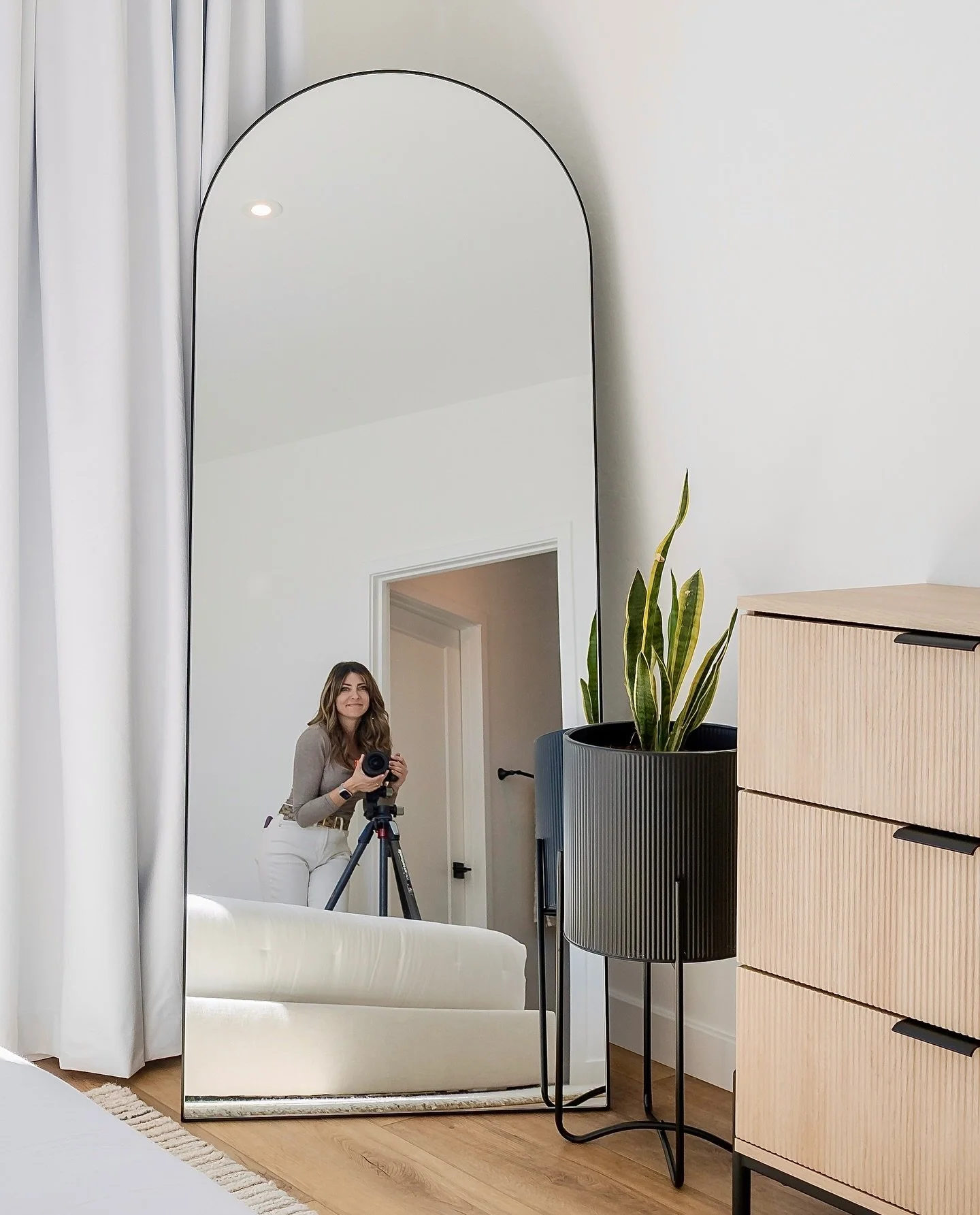 Hi 👋🏻 Just a girl out here doing what makes her happy! We&rsquo;ve had a lot of new agents join us in the last month (and we are super stoked about it) so if you&rsquo;re new here don&rsquo;t hesitate to say hello!