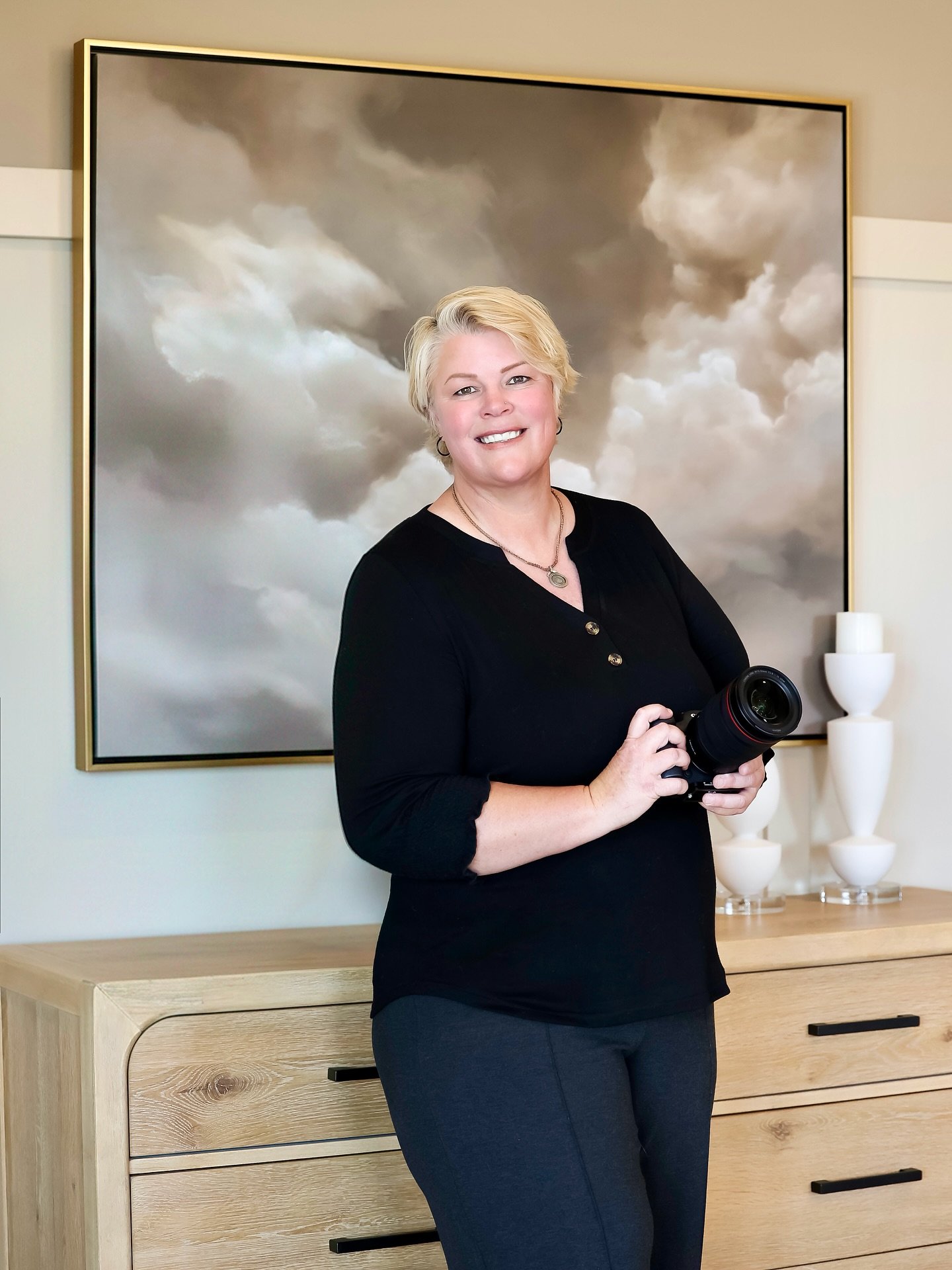 My name is Kasie Morgan, and I&rsquo;m excited to join Jenn Lueck Photo!
I&rsquo;ve spent many years as the owner of Morgan Stables Performance Horses, where my passion for horses and photography naturally grew together. My photography background has