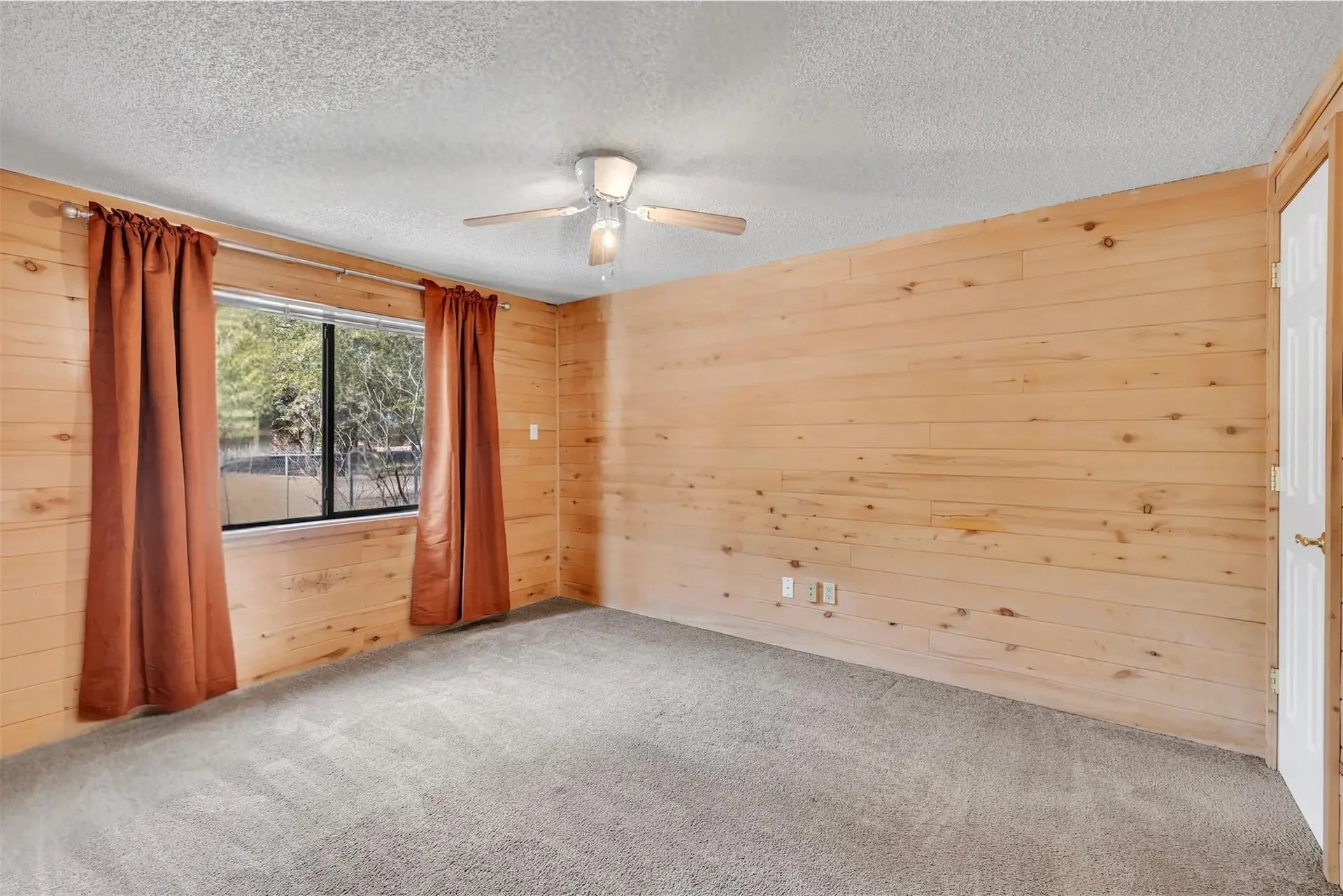 virtual-staging-example-14-01-before.jpeg