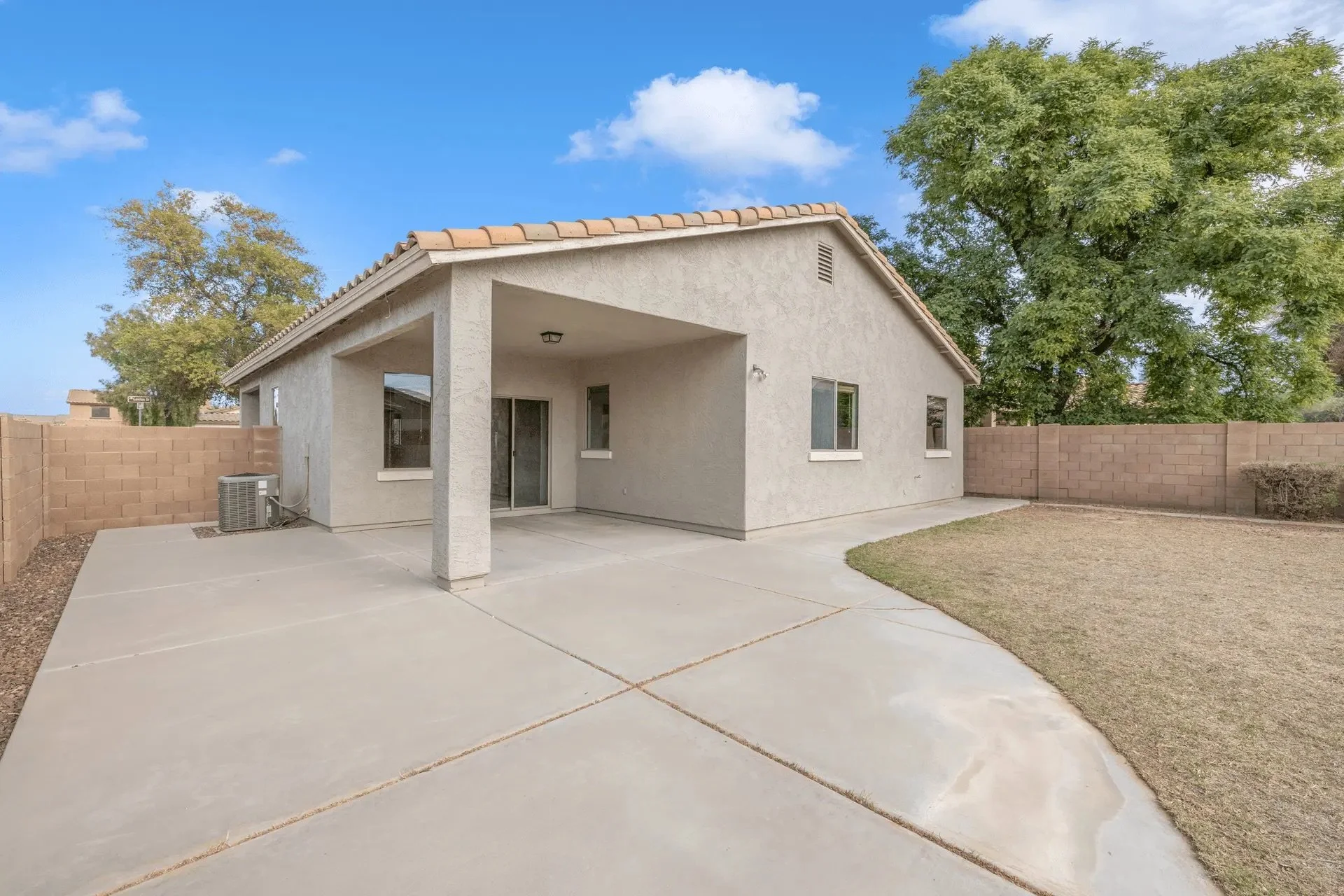 virtual-staging-example-11-01-before.jpeg