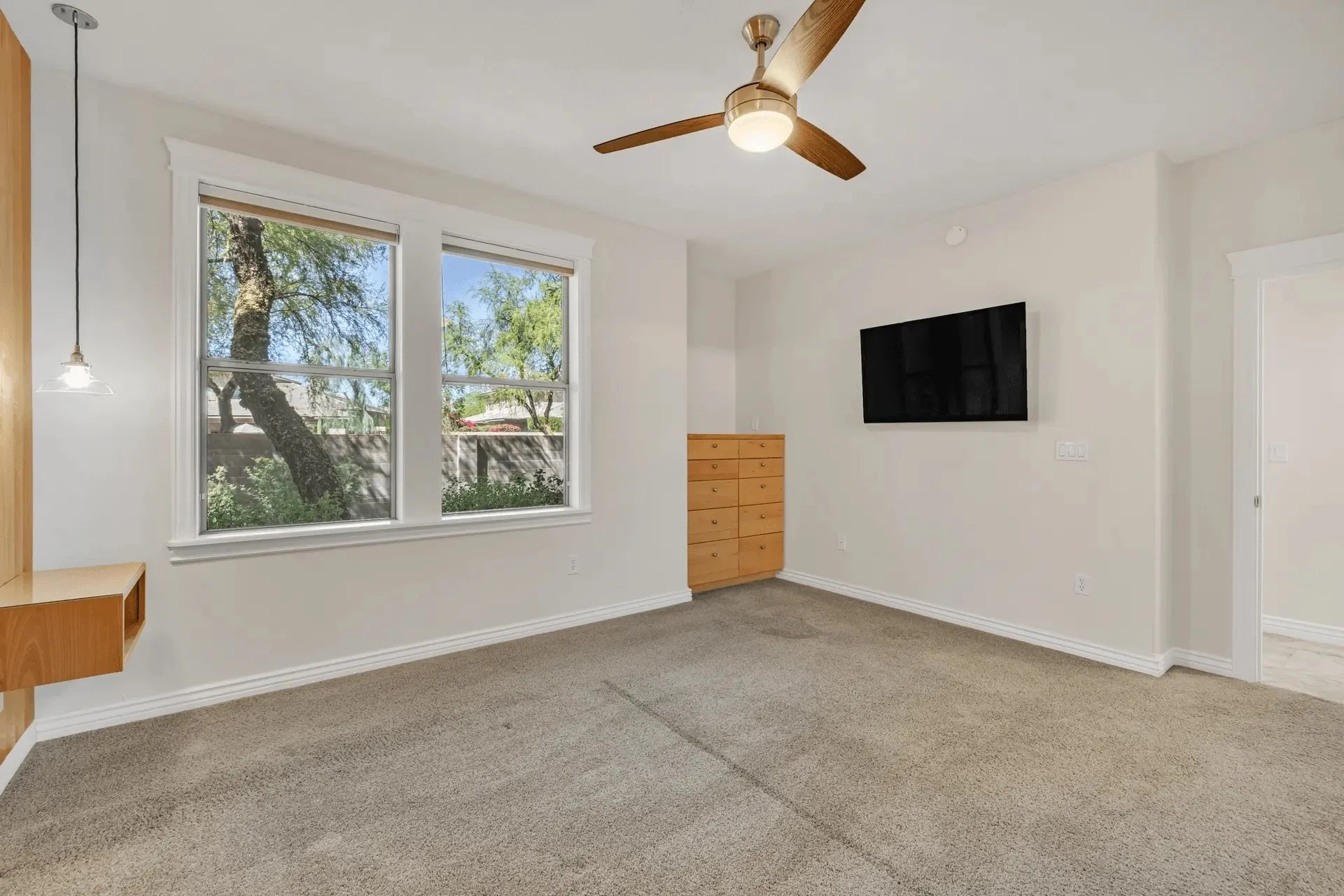virtual-staging-example-01-01-before.jpeg