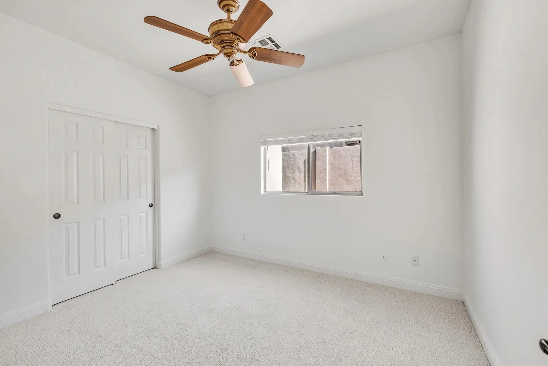 virtual-staging-example-03-01-before.jpeg