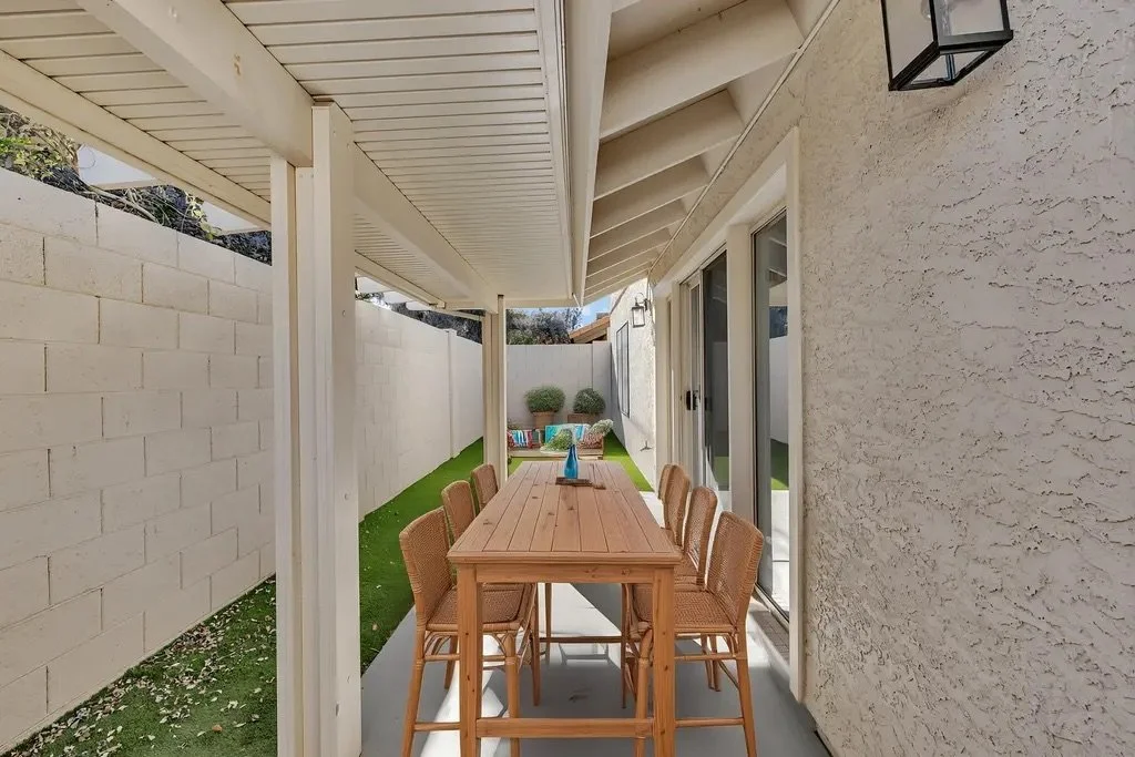 virtual-staging-example-12-02-after.jpeg