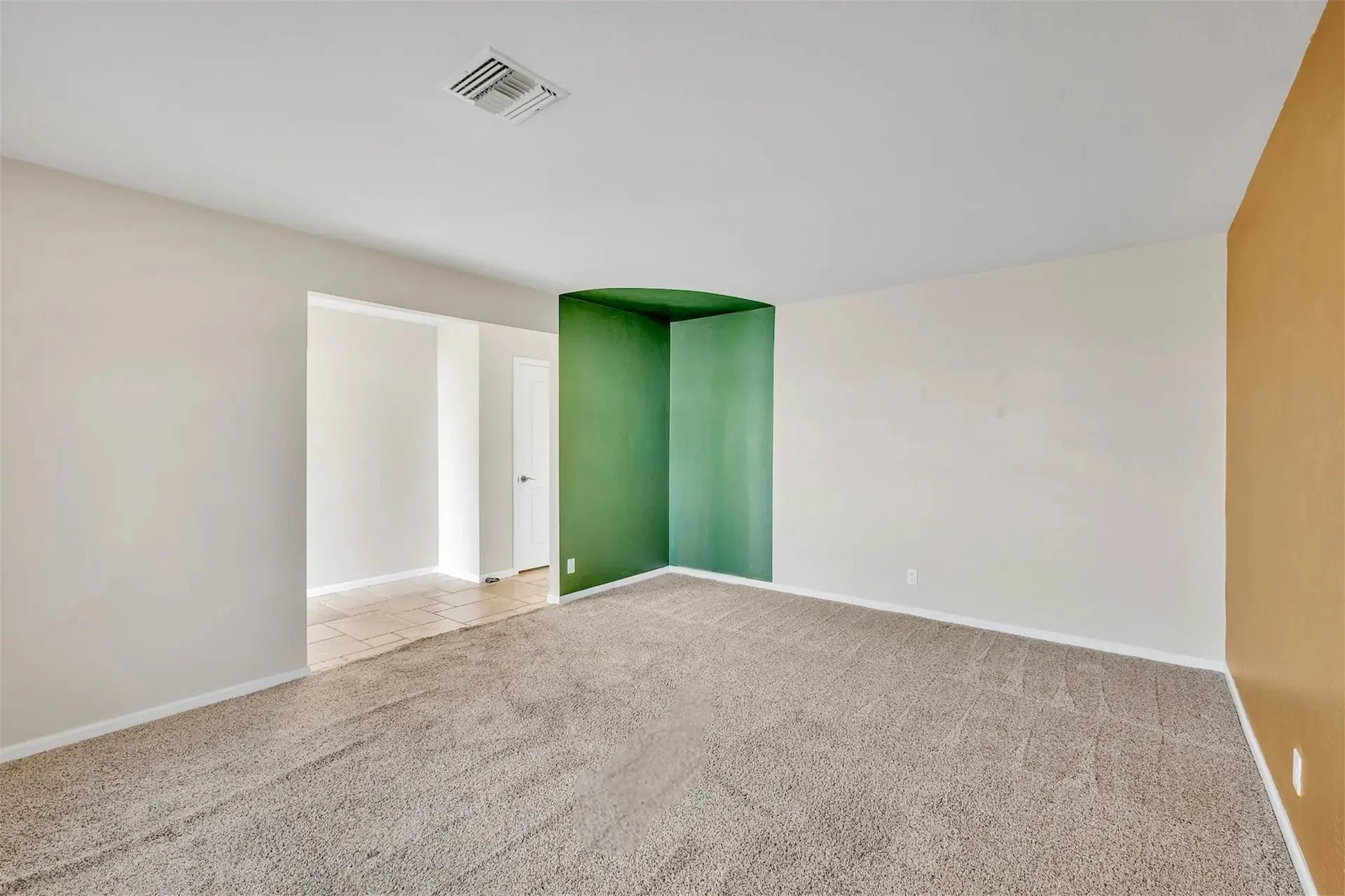 virtual-staging-example-15-01-before.jpeg