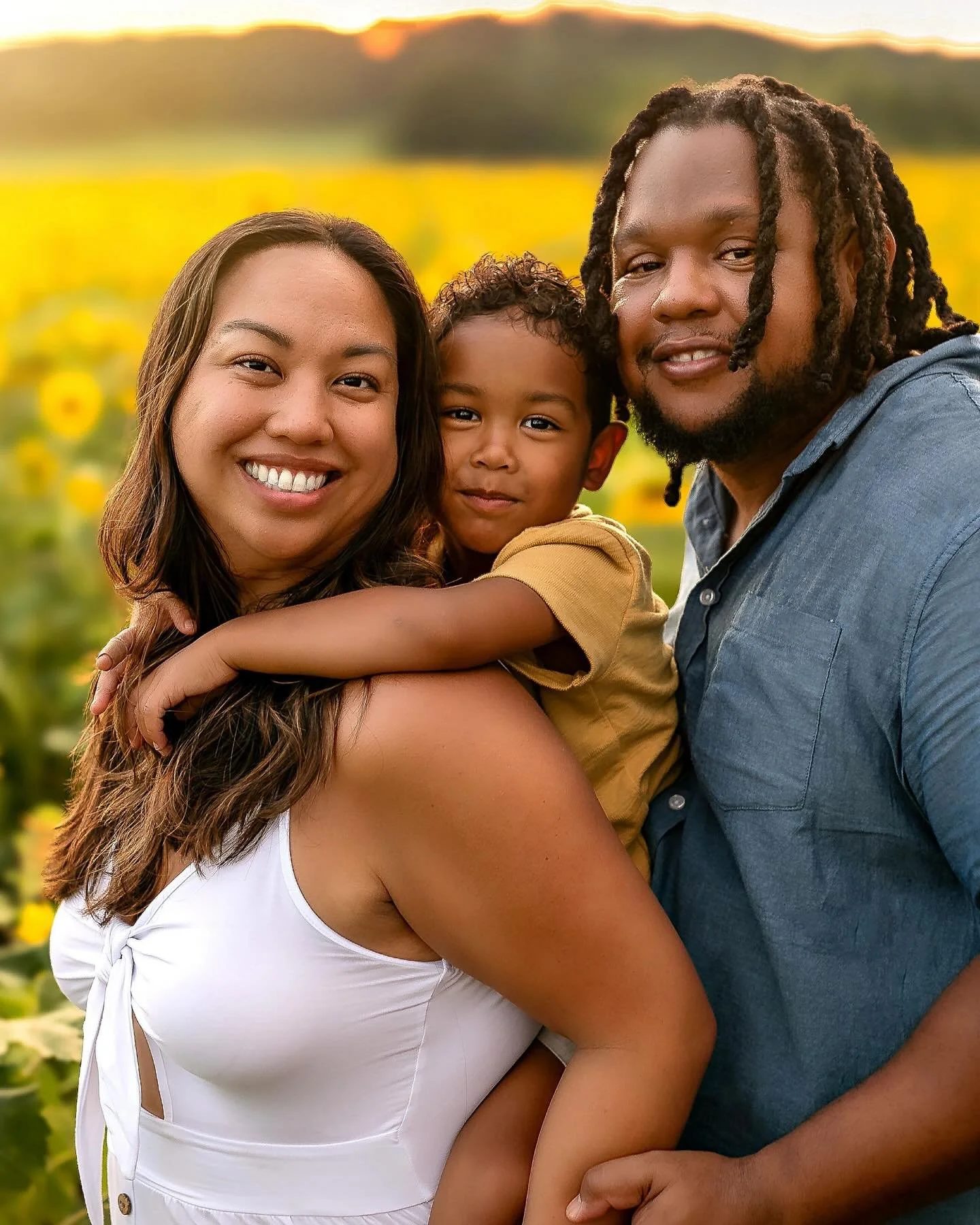 I had so much fun with this family at their annual sunflower session! Jackson has THE best little smile and just the sweetest personality. These turned out so dreamy 🌻✨
