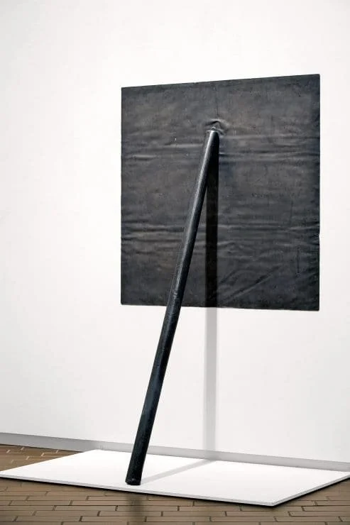 Richard Serra, Prop, 1968, lead, 259 × 152 x 112cm. Collection: National Gallery of Australia, Canberra. Purchased 1973 © Richard Serra/ARS. Licensed by Viscopy,
2016.