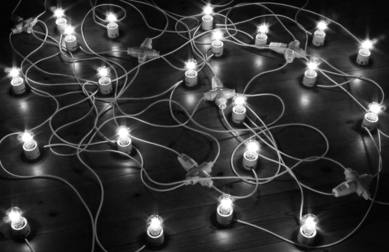 Michael Vorfeld KONTAKT, a light and sound installation, 2020