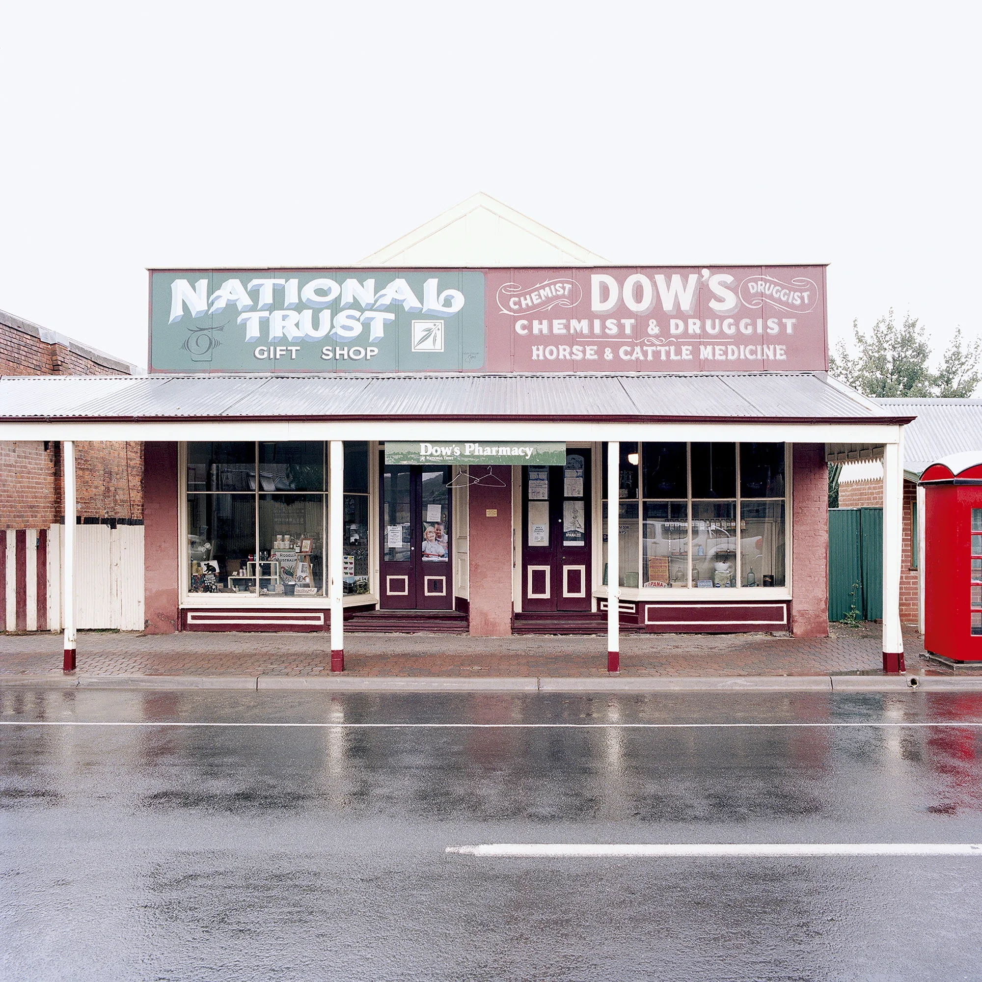 web_SM14_Dows_Pharmacy_Museum_Ch.format-webp.width-2880_SvVXI4hgiCM6a2Qj.webp