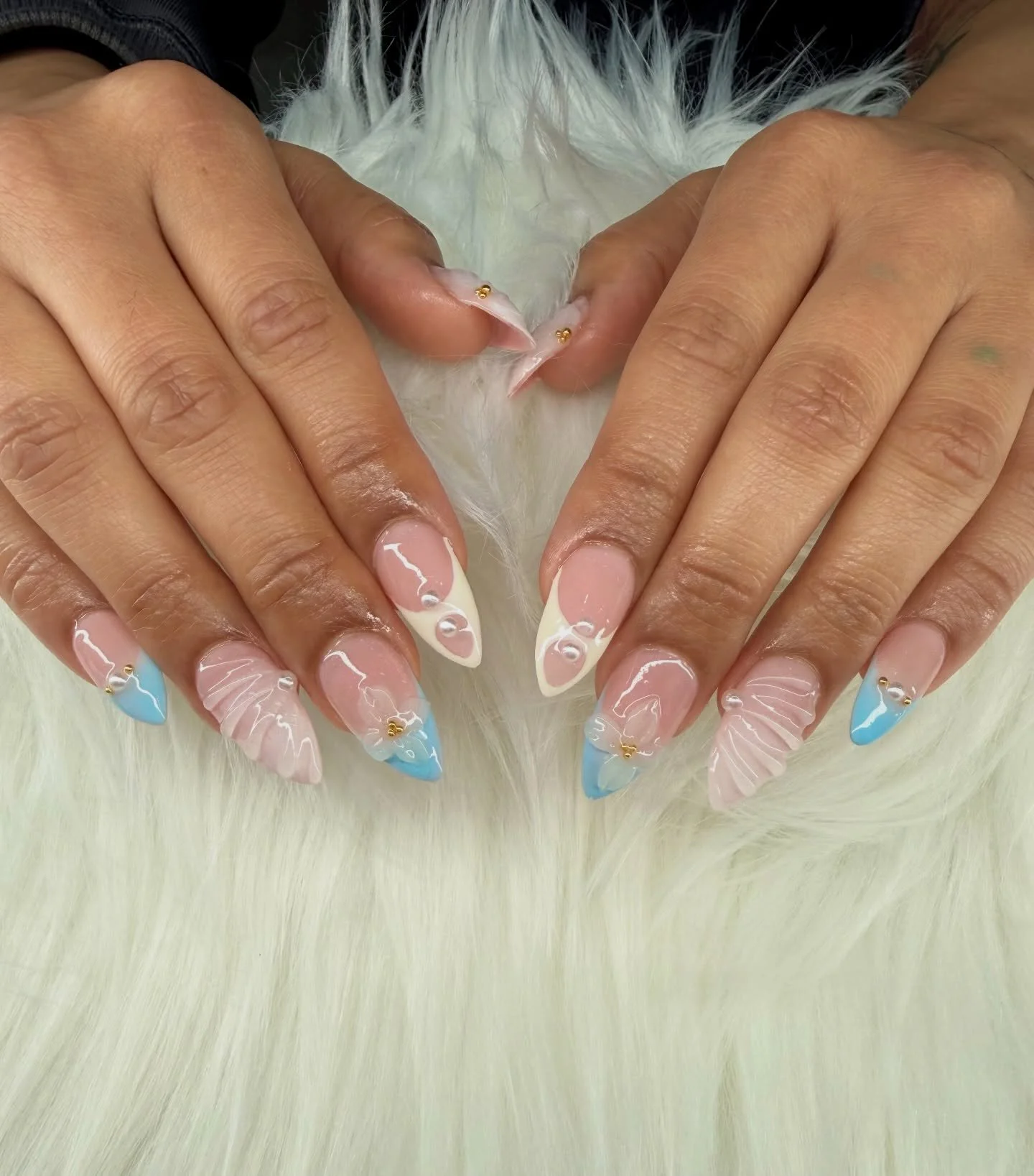 Vacation mode activated with these nails! 🐚🌺 DM us or click the link in our bio to book! 

#mnnailtech #islandnails #vacaynails #tropicalnails  #edenprairie
