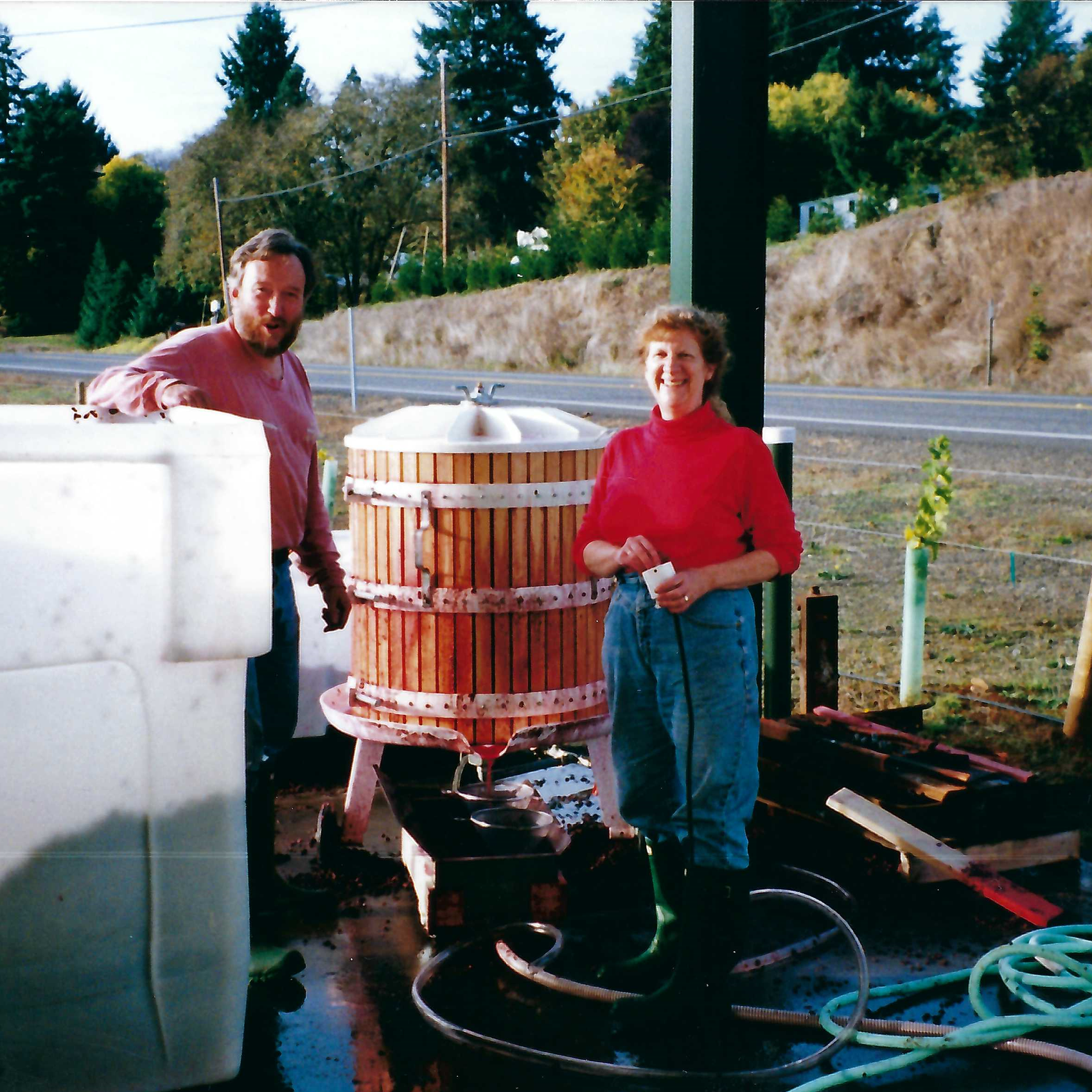 2001_Rivers+Edge+Winery_Mike+and+Vonnie+Landt2.png