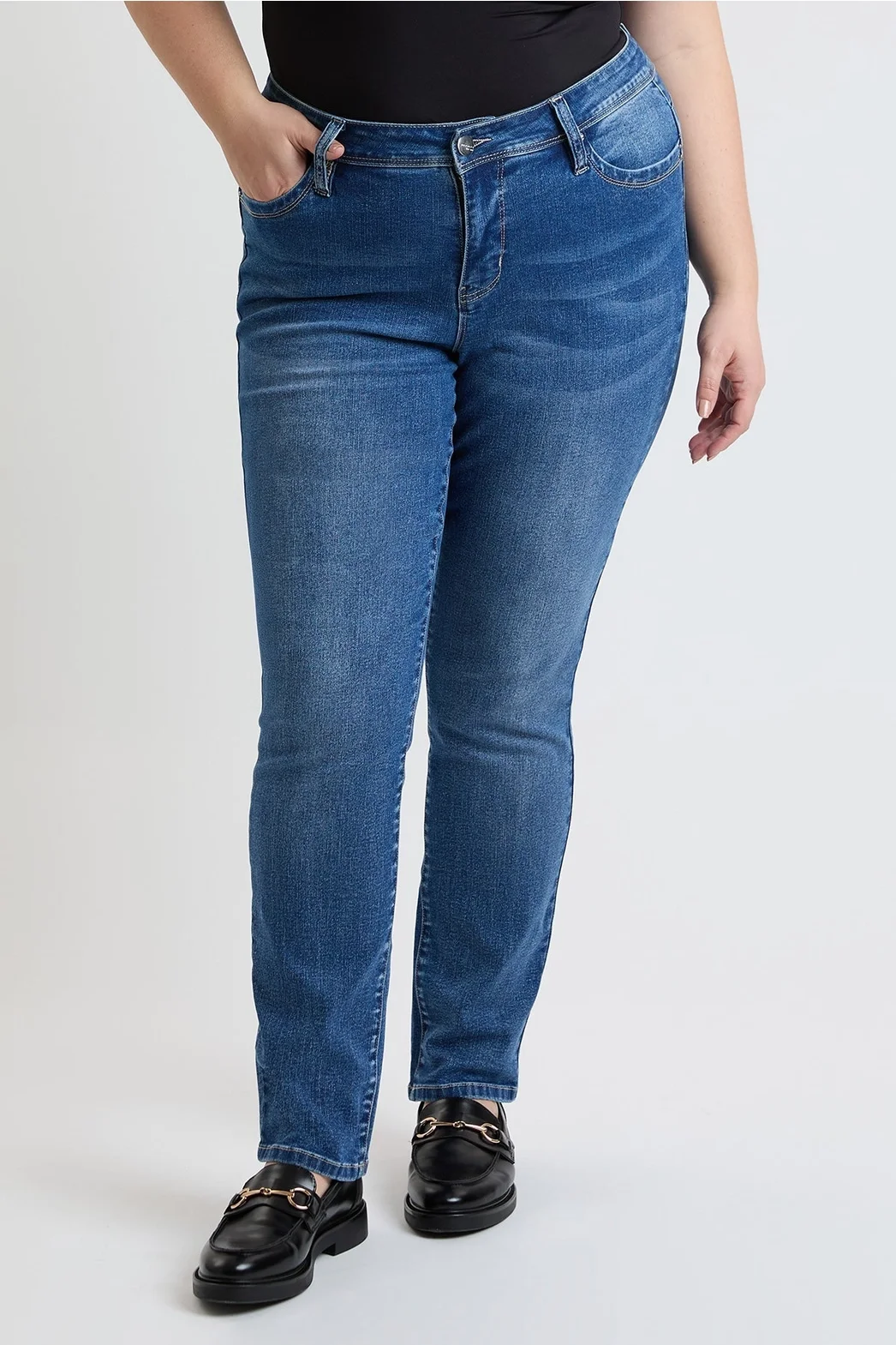 plus size jeans 8.webp