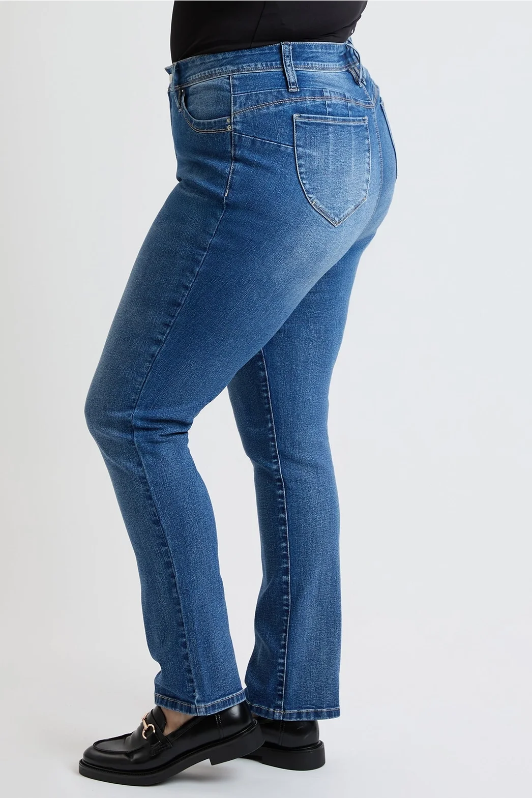 plus size jeans 9.webp
