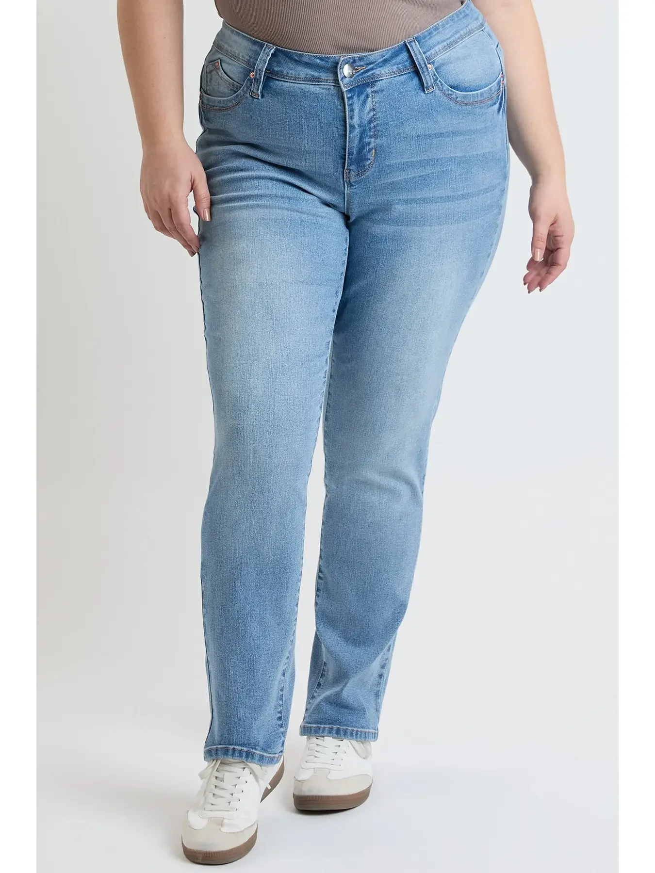 plus size jeans2.webp