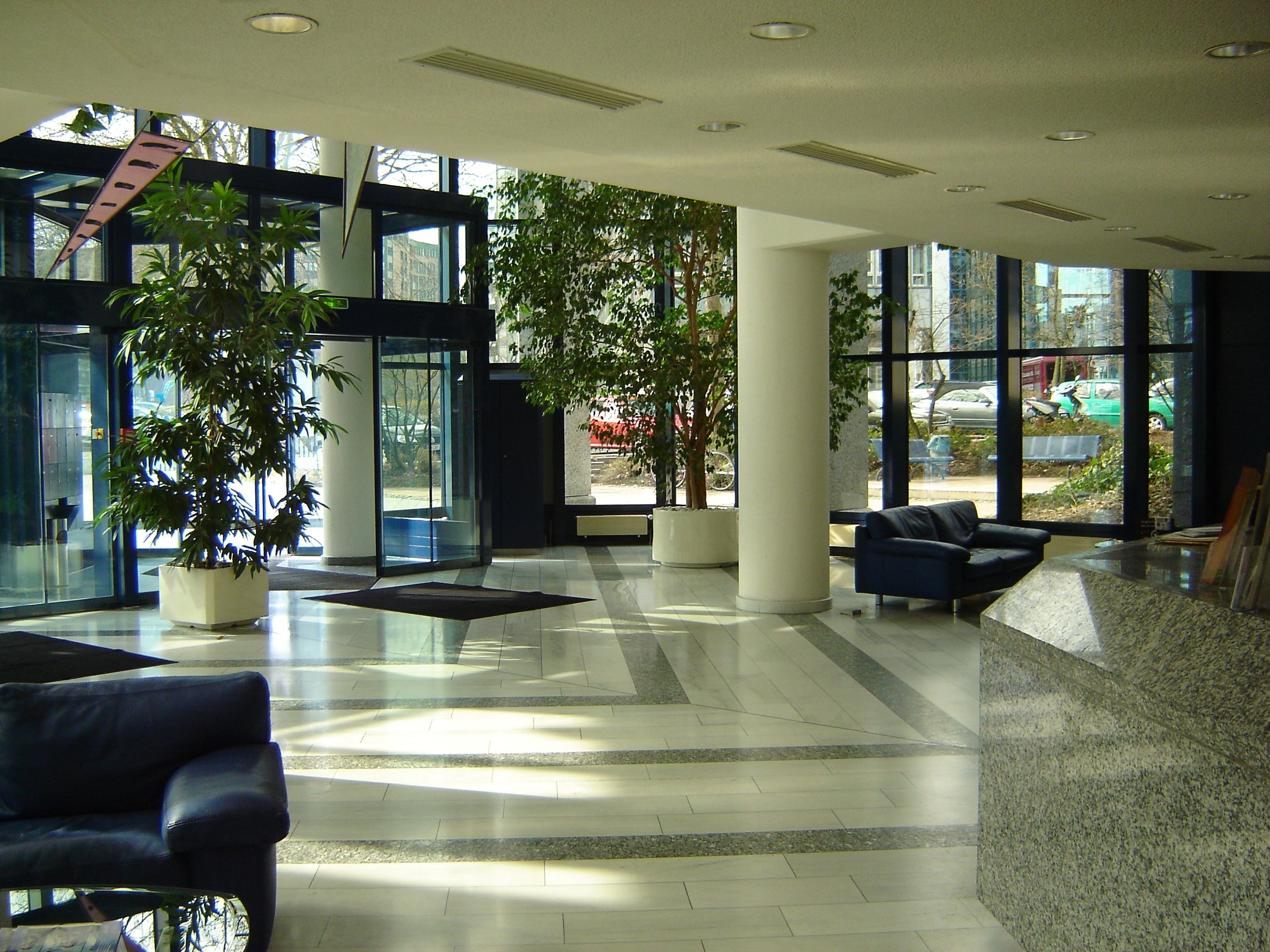 TOPAS 2 Eingangshalle.JPG