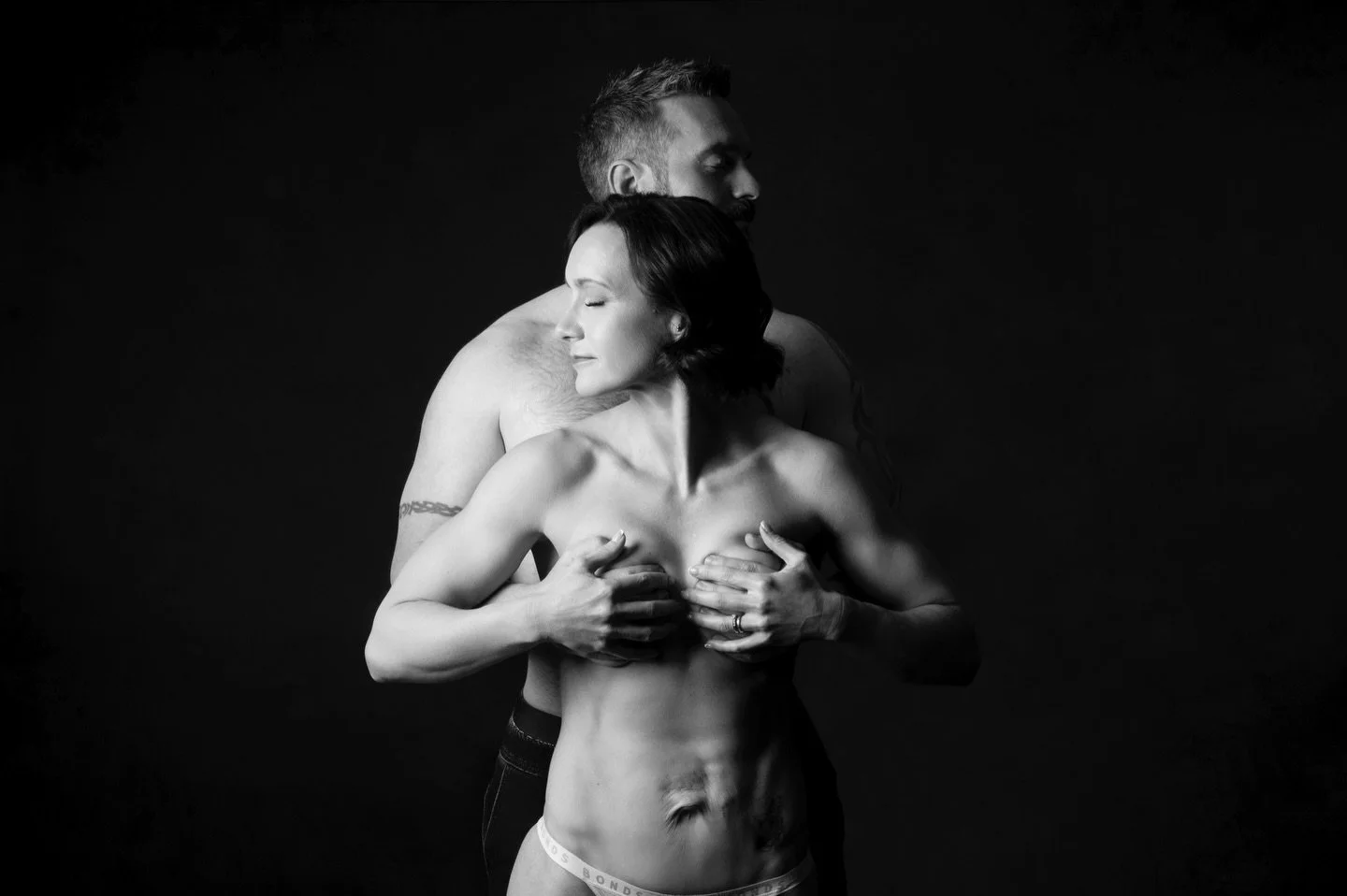 This is a love that sees you&hellip; and loves every inch ❤️#boudoir #photography #couple #goals #love