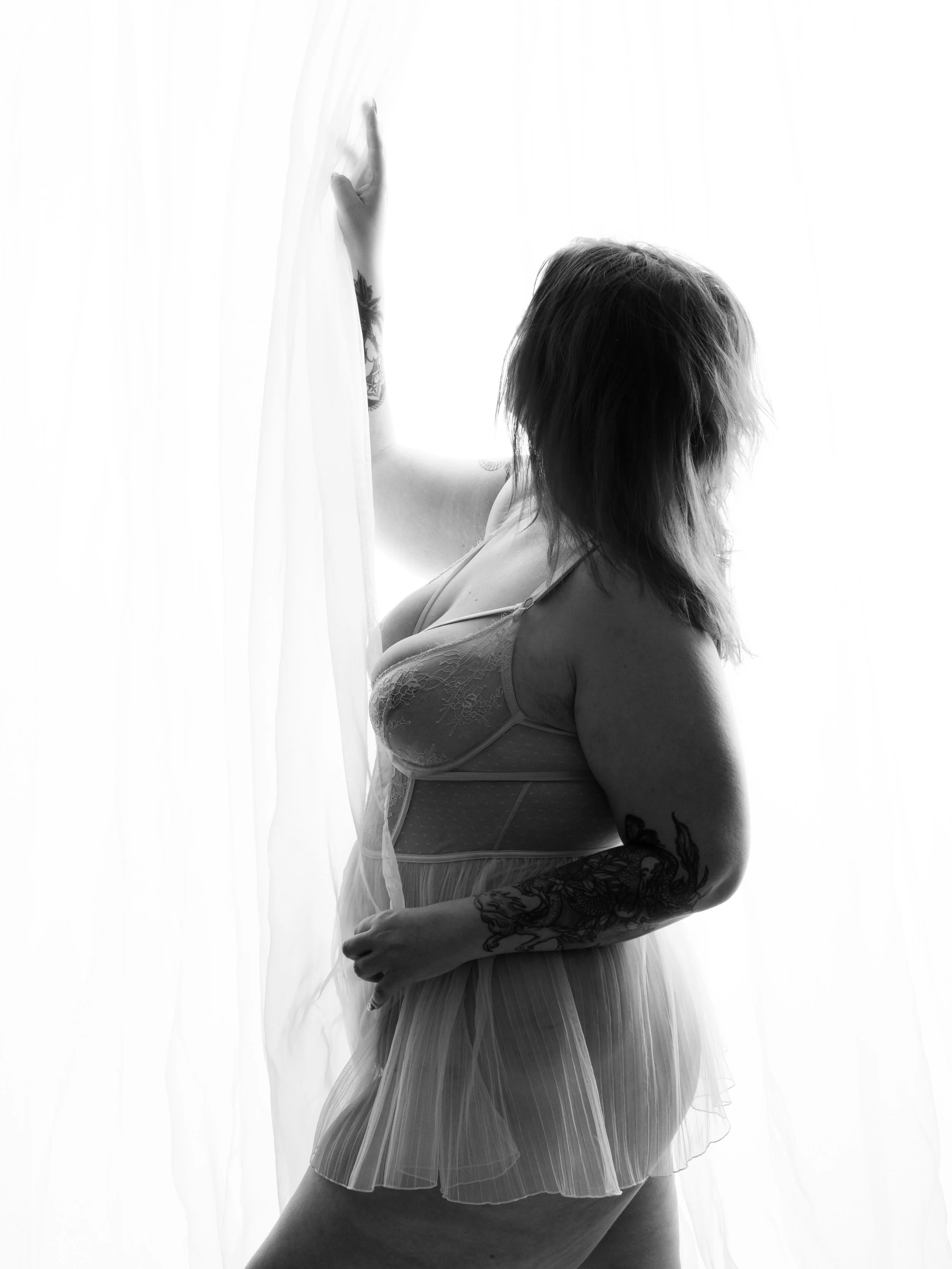 Leave a little room in your life for curiosity and desire 🩶
#boudoir #photography #fyp #desire #womenempowerment