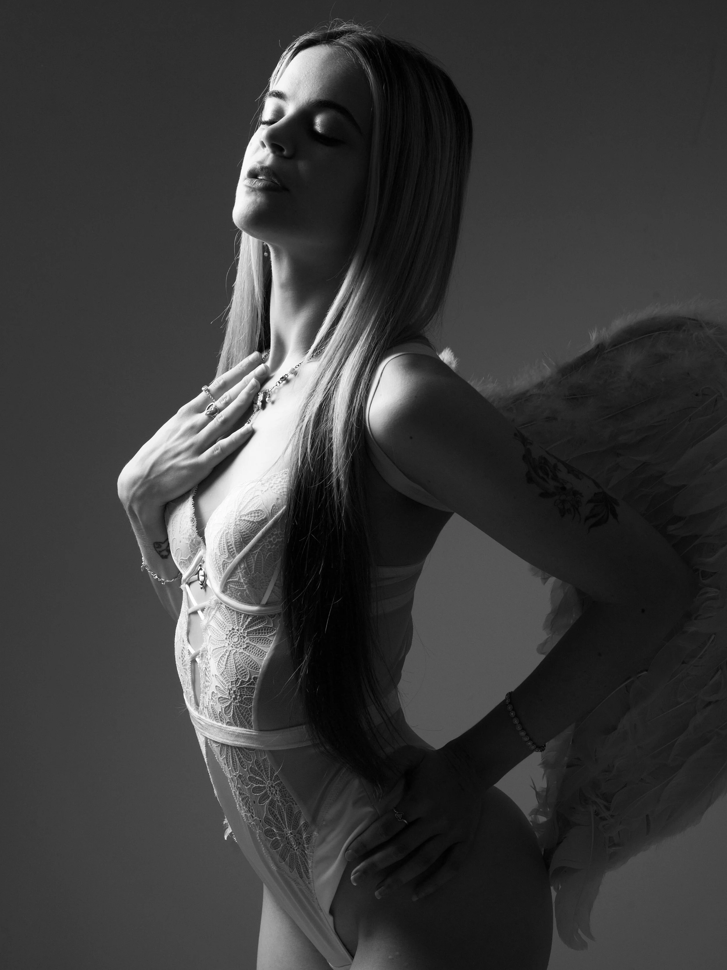 She&rsquo;s an angel, body and soul 🤍

#boudoir #photography #selfcare #fyp #womenempowerment