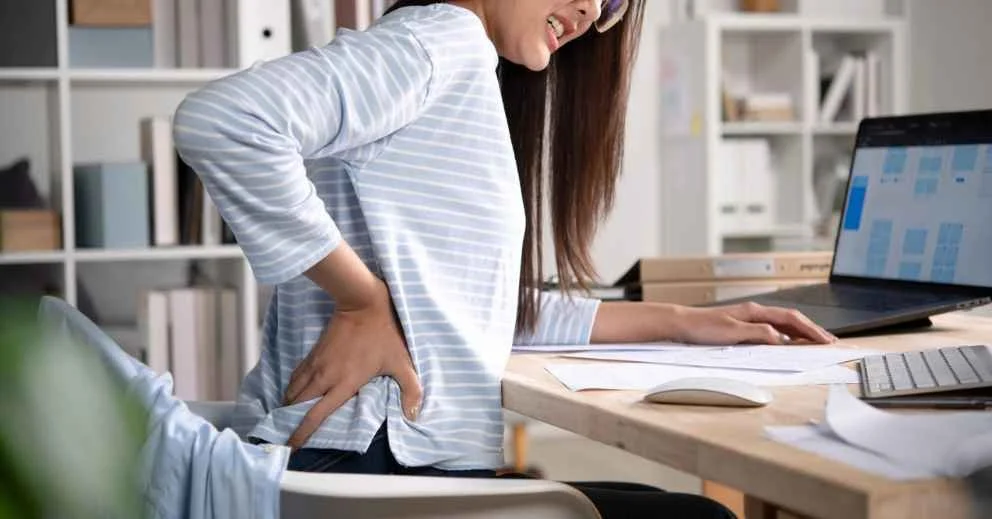 When to See an Osteopath for Back or Sciatica Pain