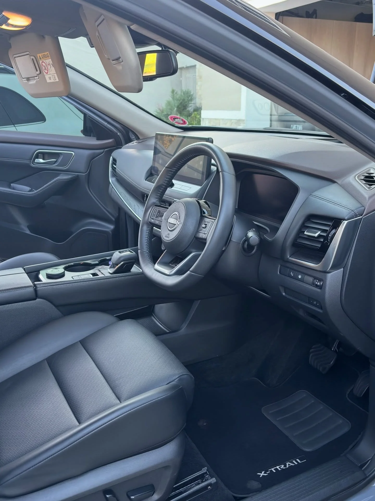 Mobile detailing on your schedule. In, out, immaculate.

#detailing