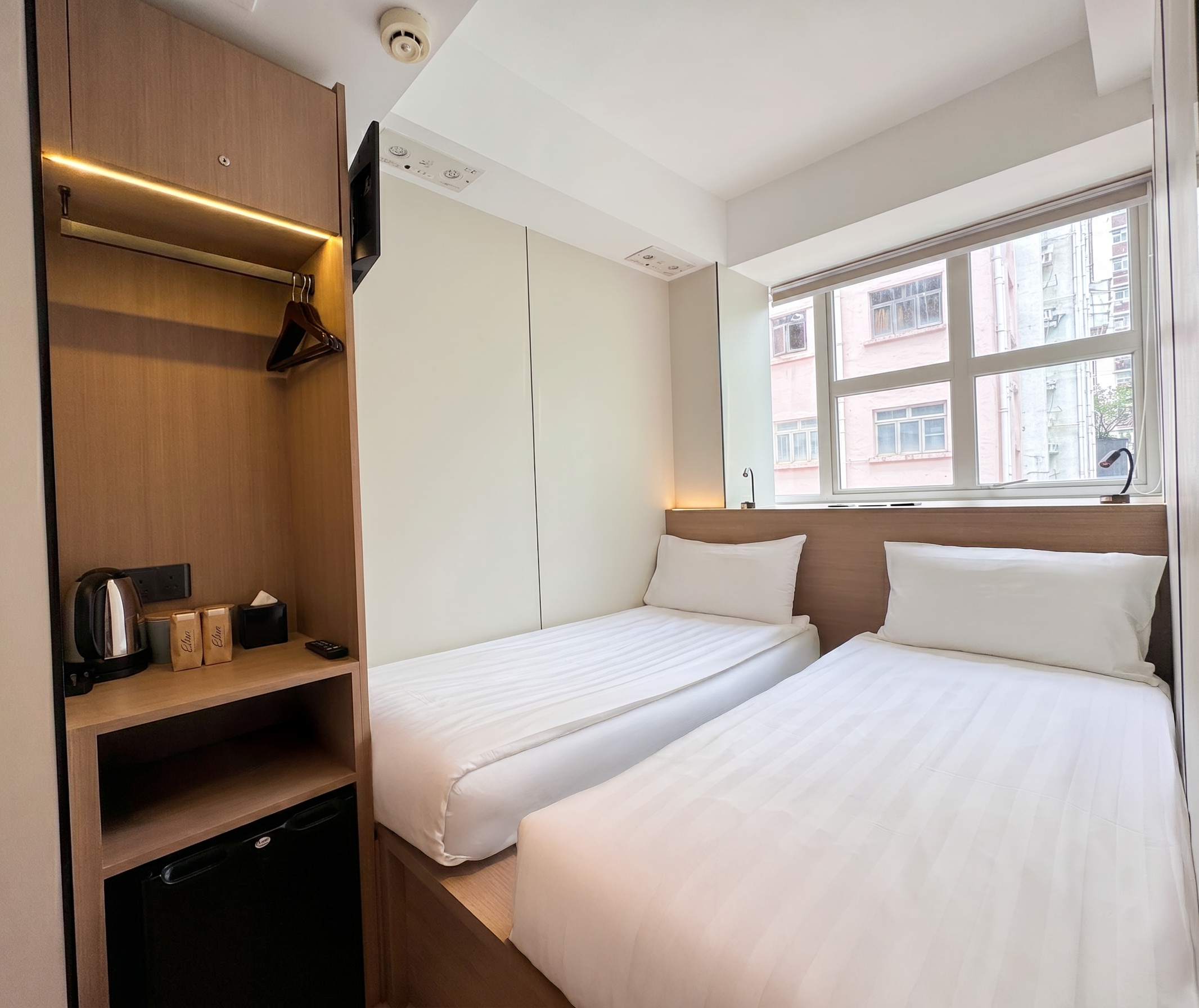 342_new_room_retouched_1_v2_cropped.png