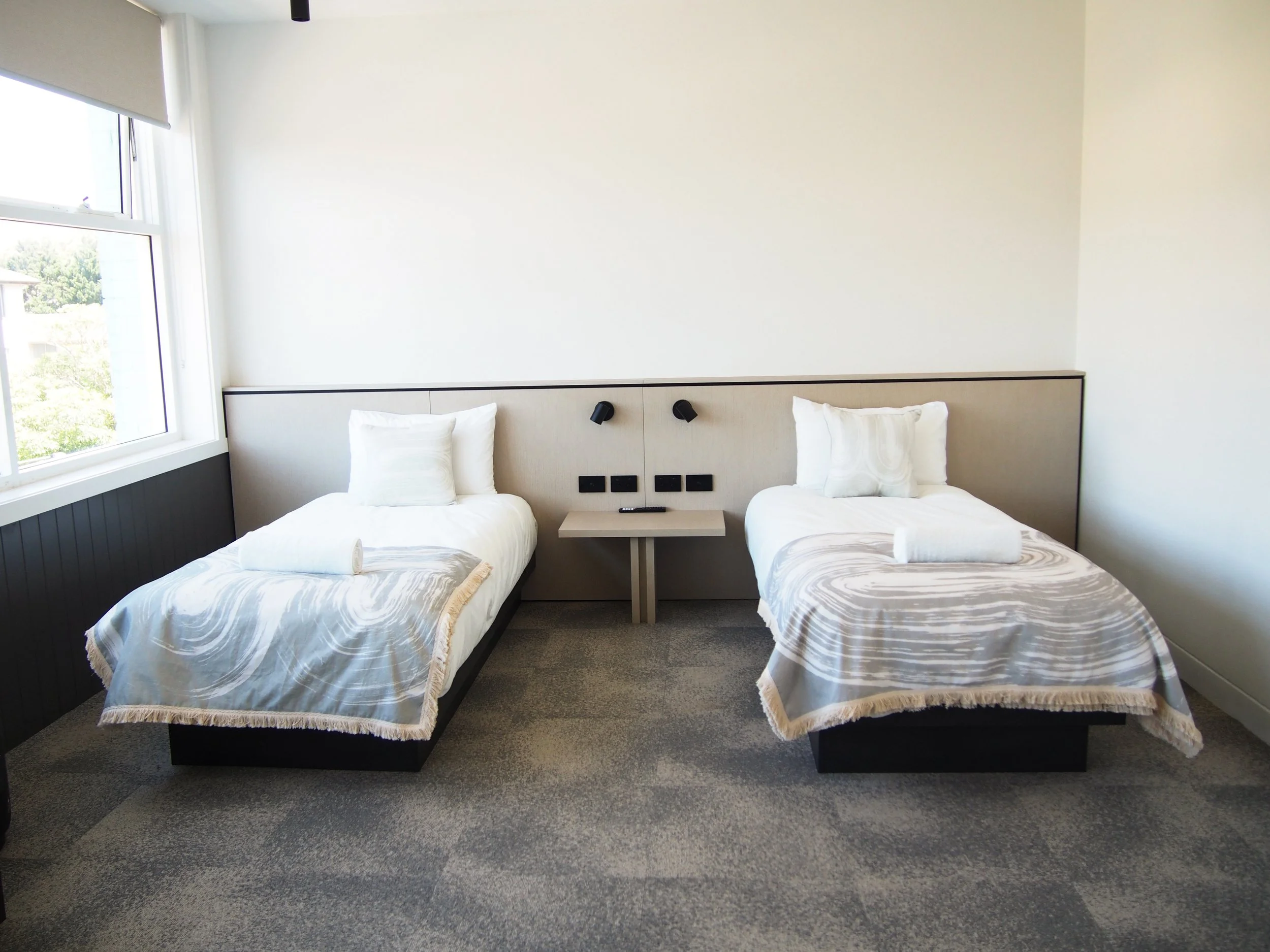 room 4 twin beds...jpg