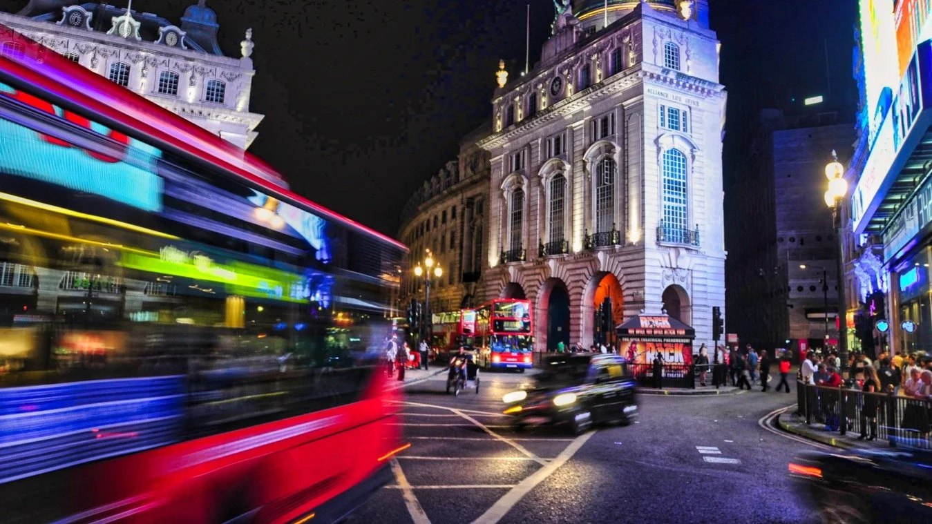 #londoner #urbanphotography #streetshot #nightphotography #nightshot #travel_captures #streetphotographyinternational #nightphoto
